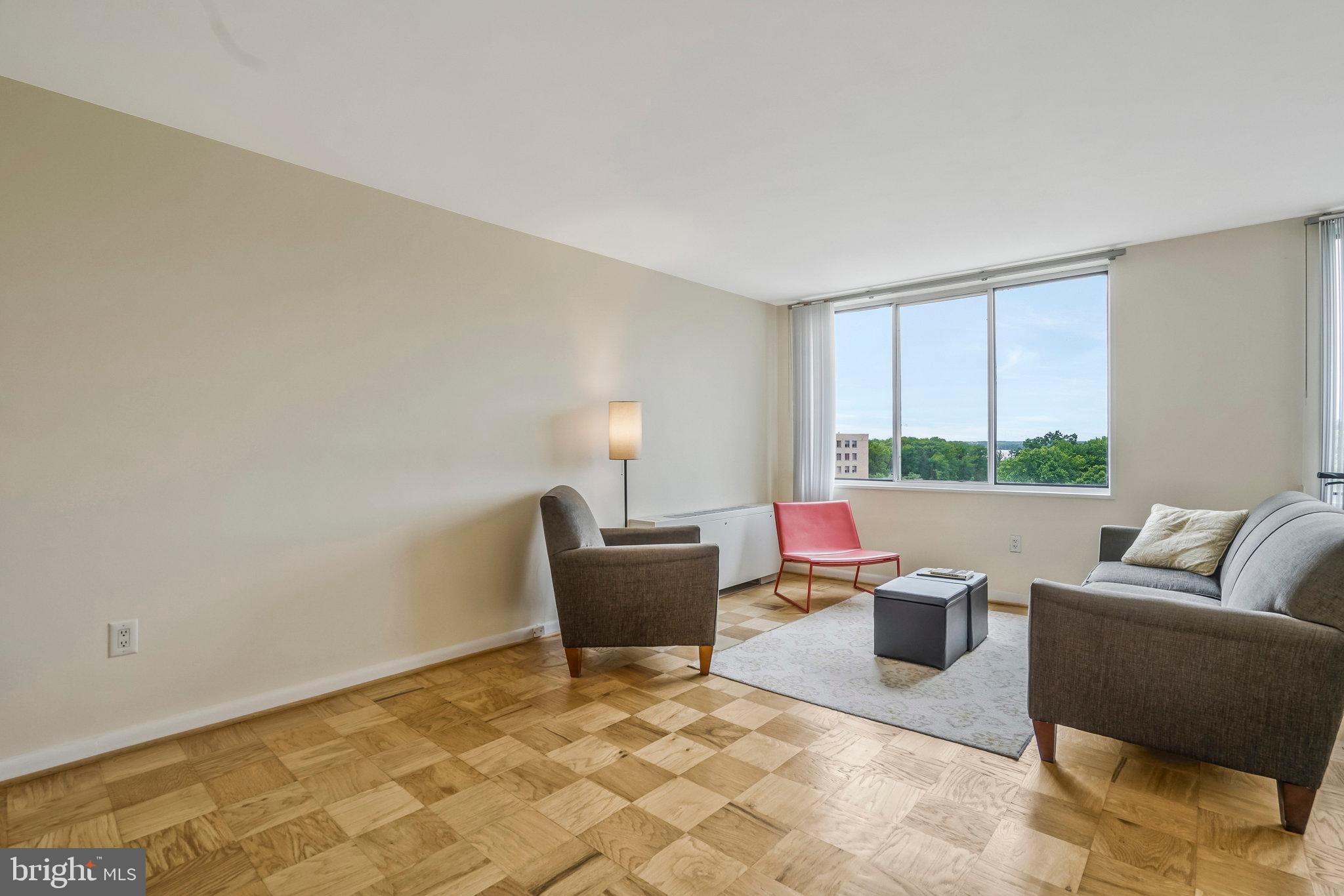 RIVER TOWERS - Residential