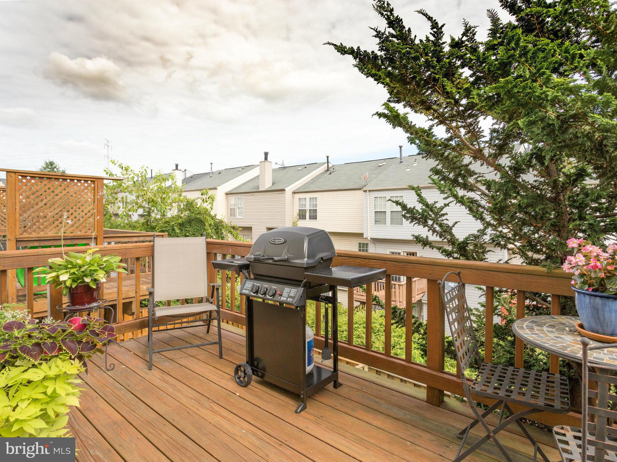 ISLAND CREEK - Residential