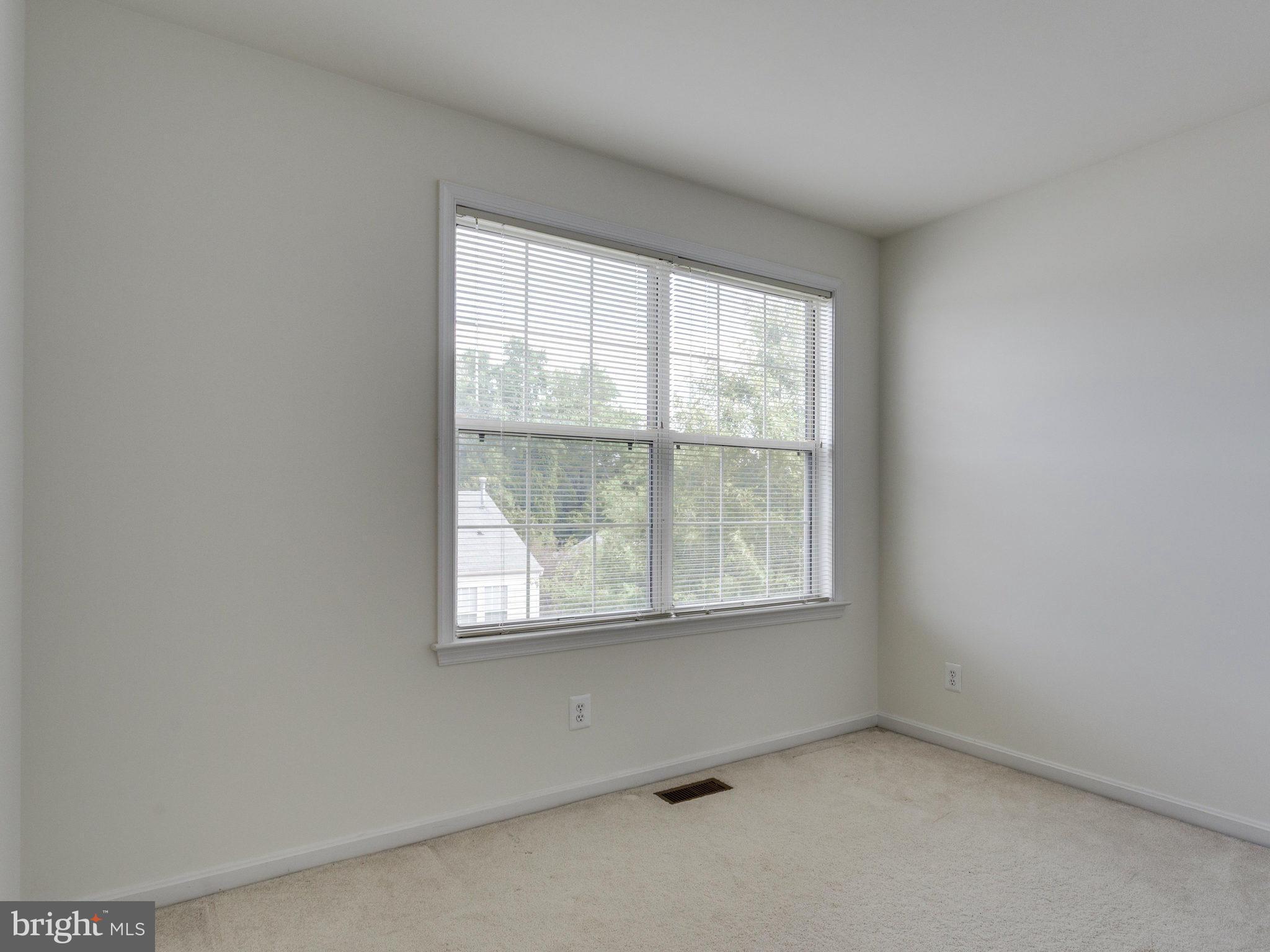 ISLAND CREEK - Residential