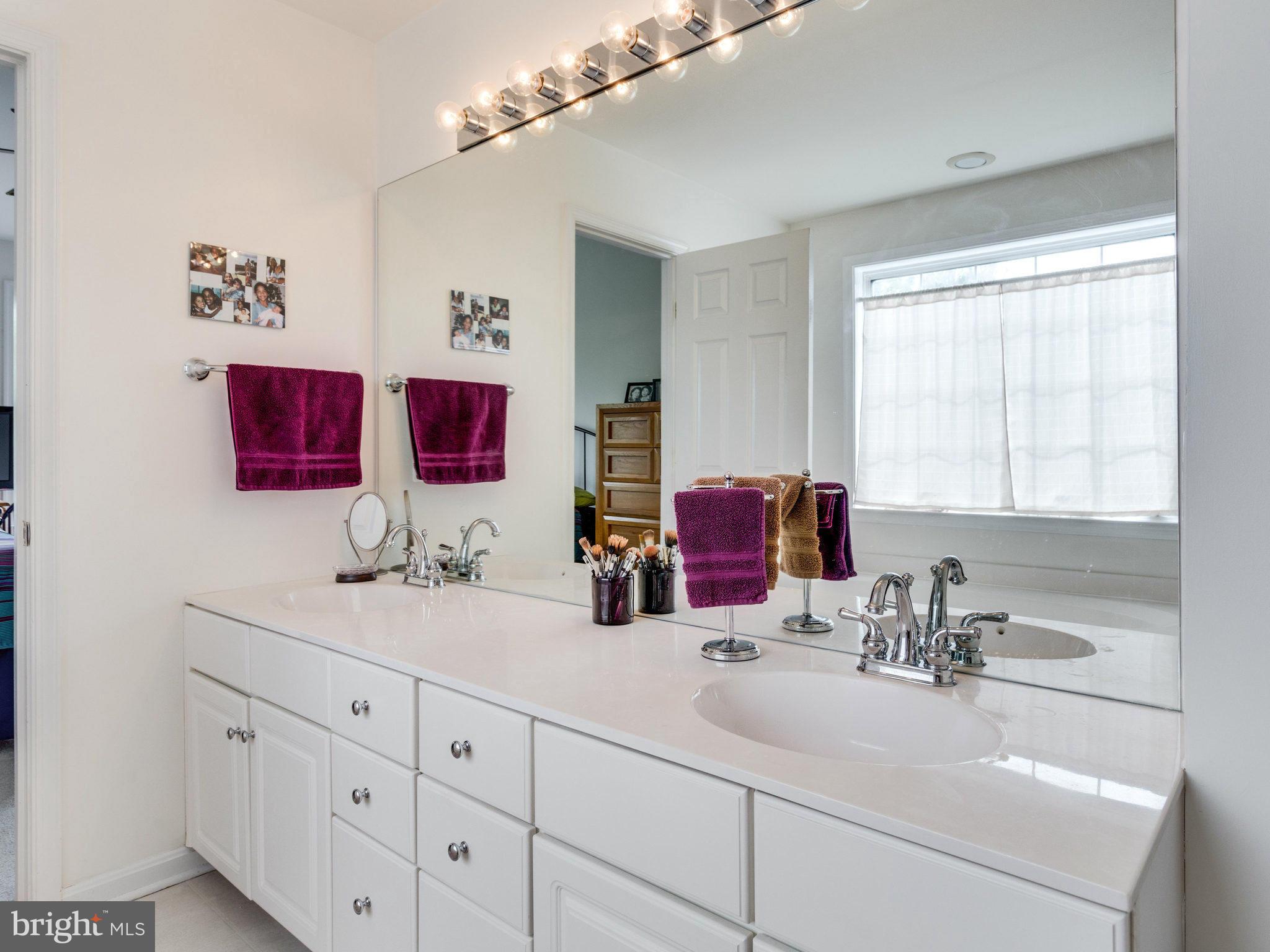 ISLAND CREEK - Residential