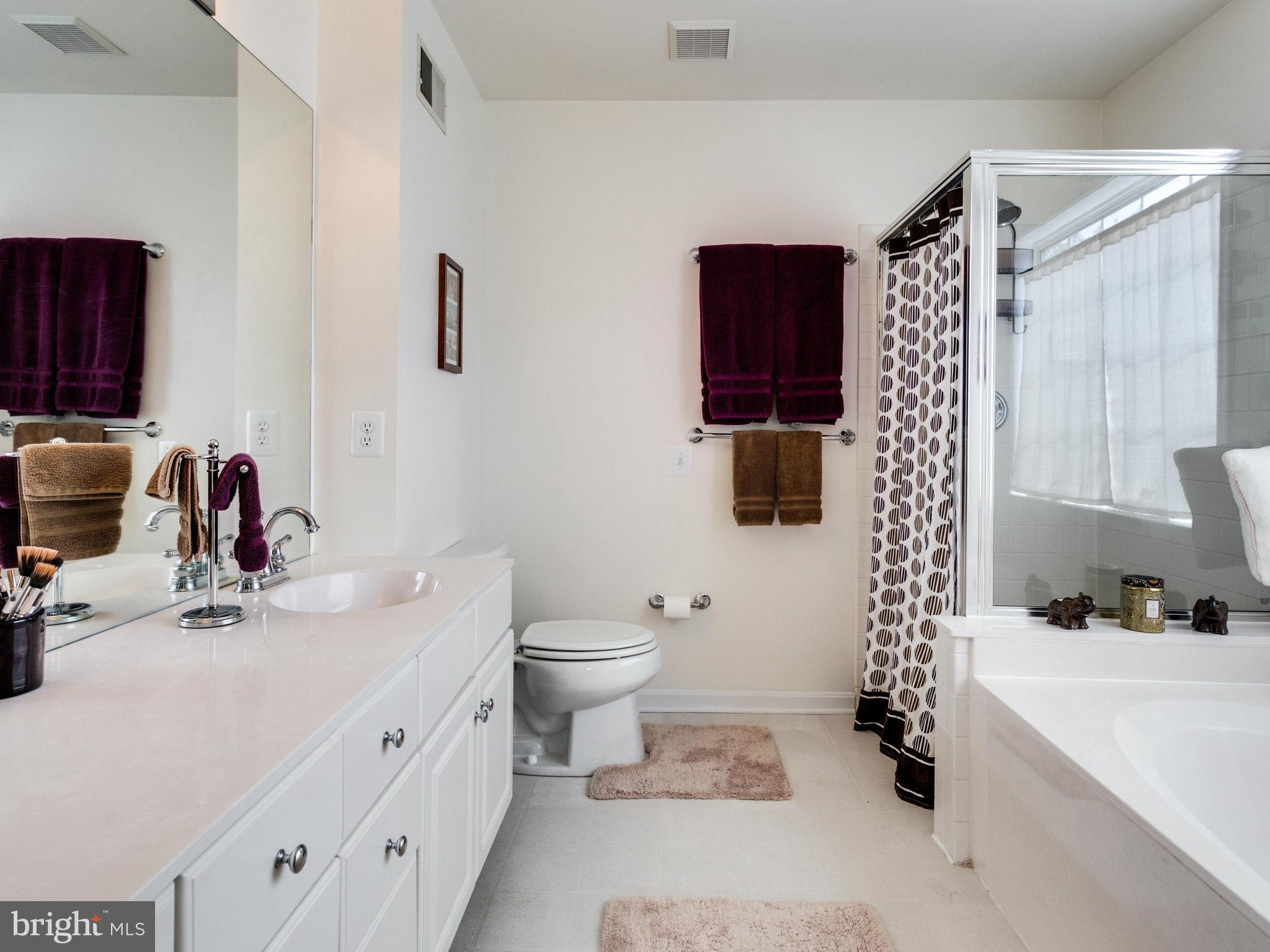 ISLAND CREEK - Residential