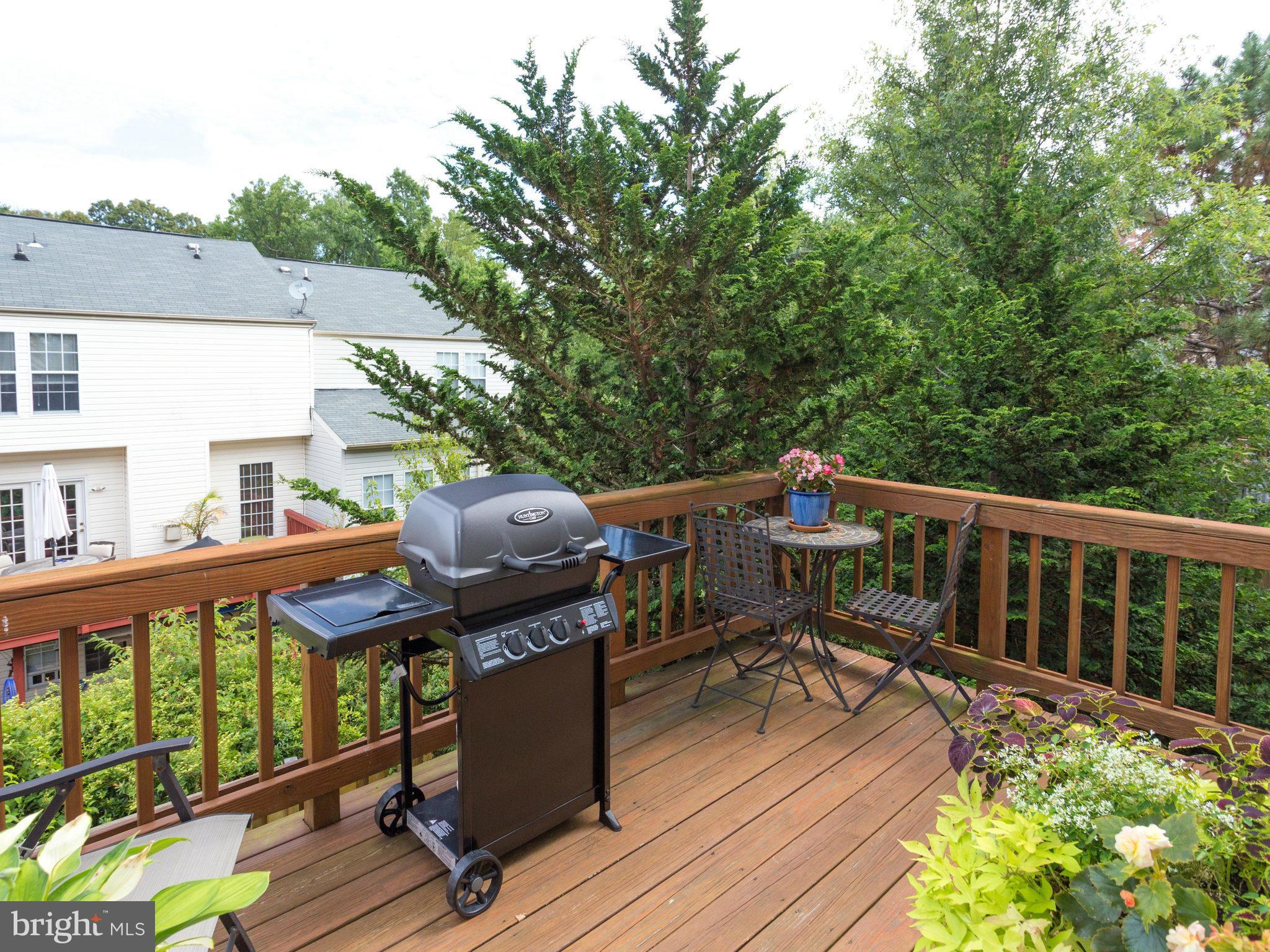 ISLAND CREEK - Residential