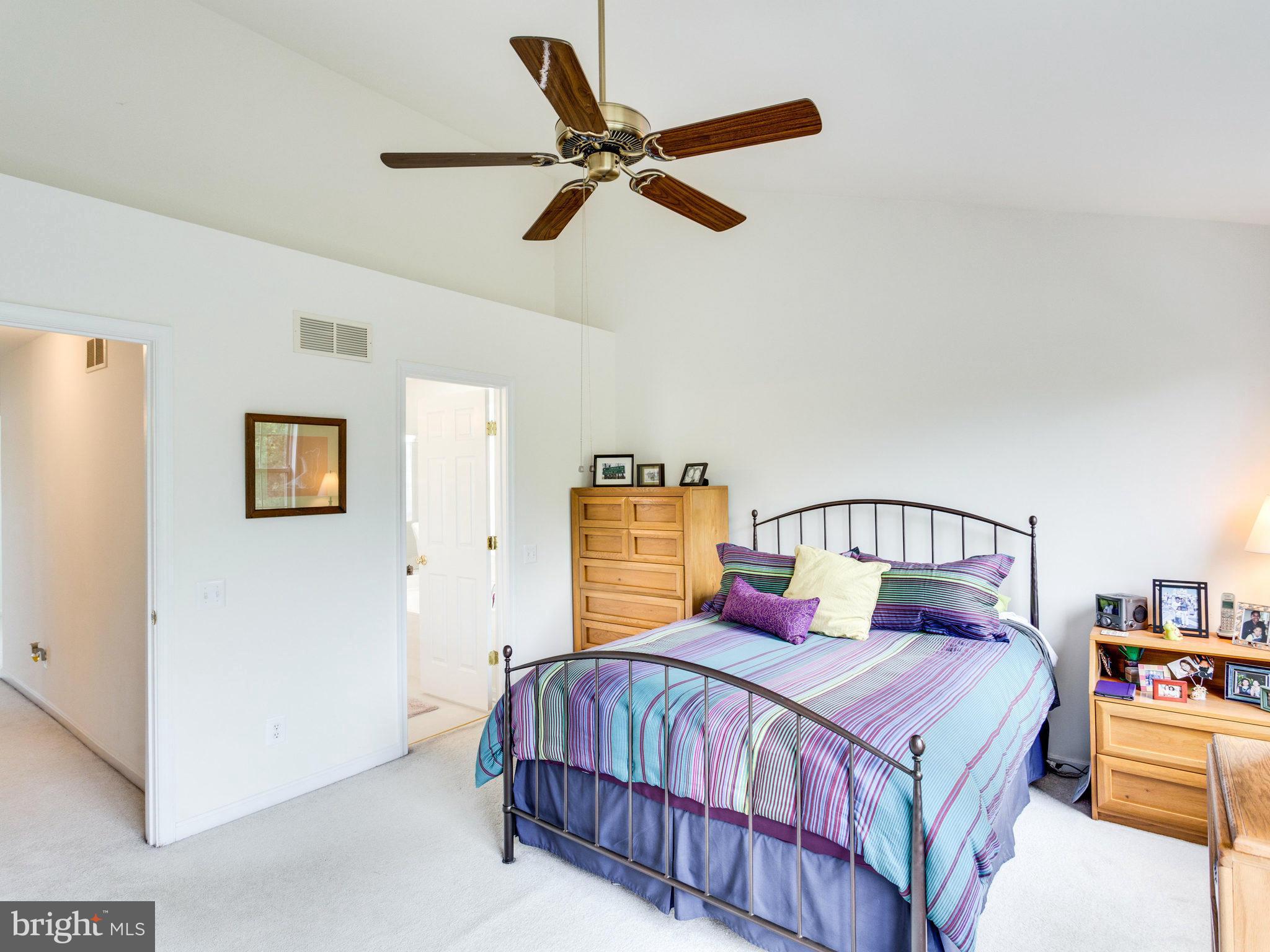 ISLAND CREEK - Residential