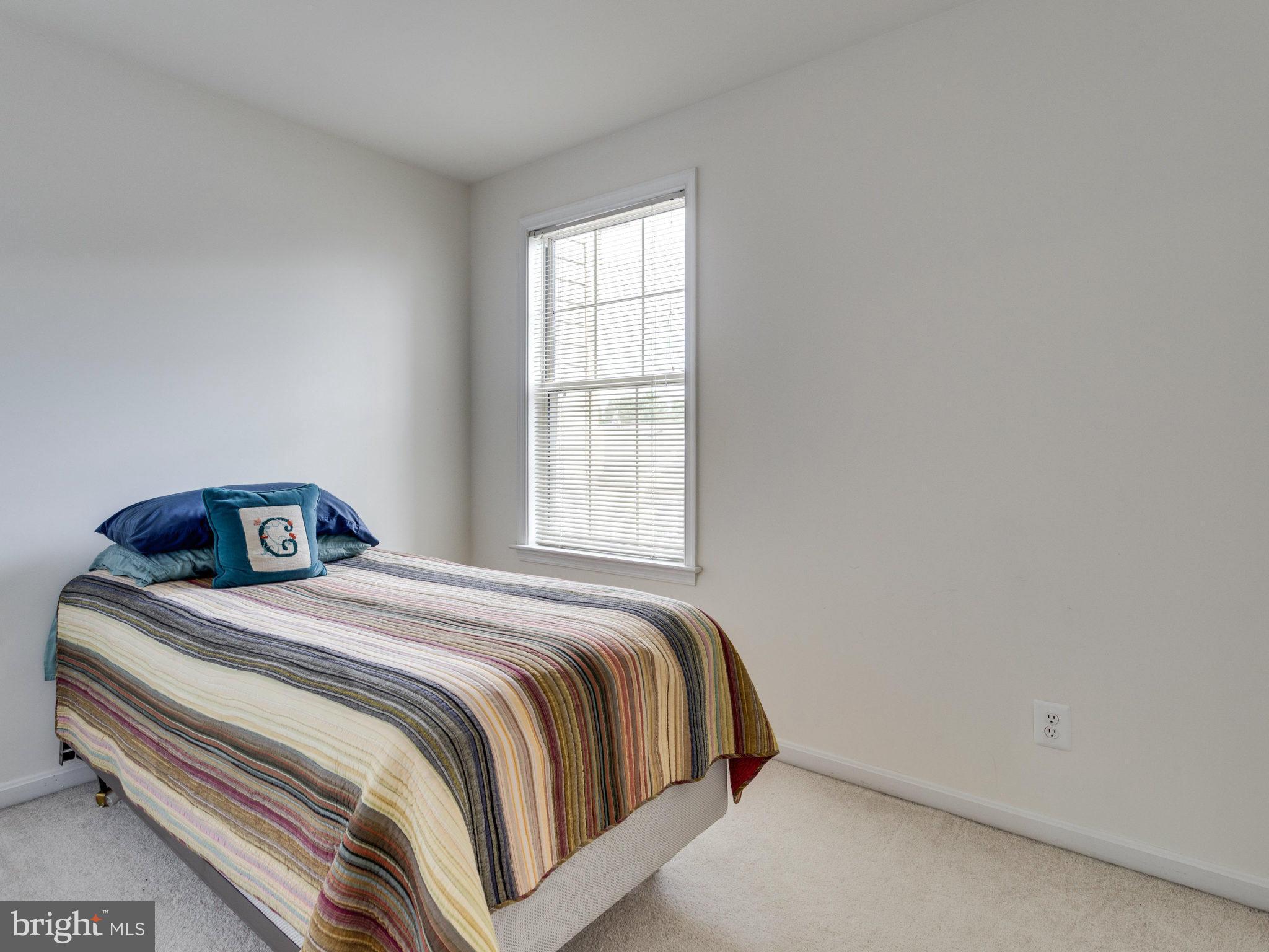 ISLAND CREEK - Residential