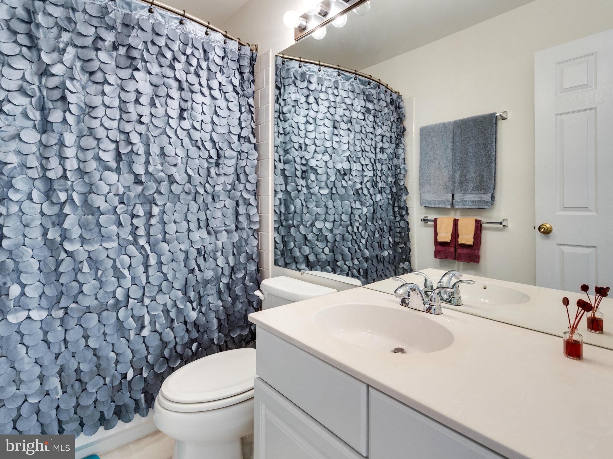 ISLAND CREEK - Residential