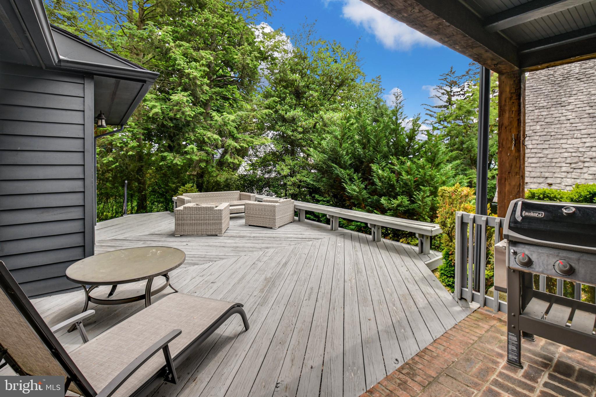 COLLEGE HILL - Residential