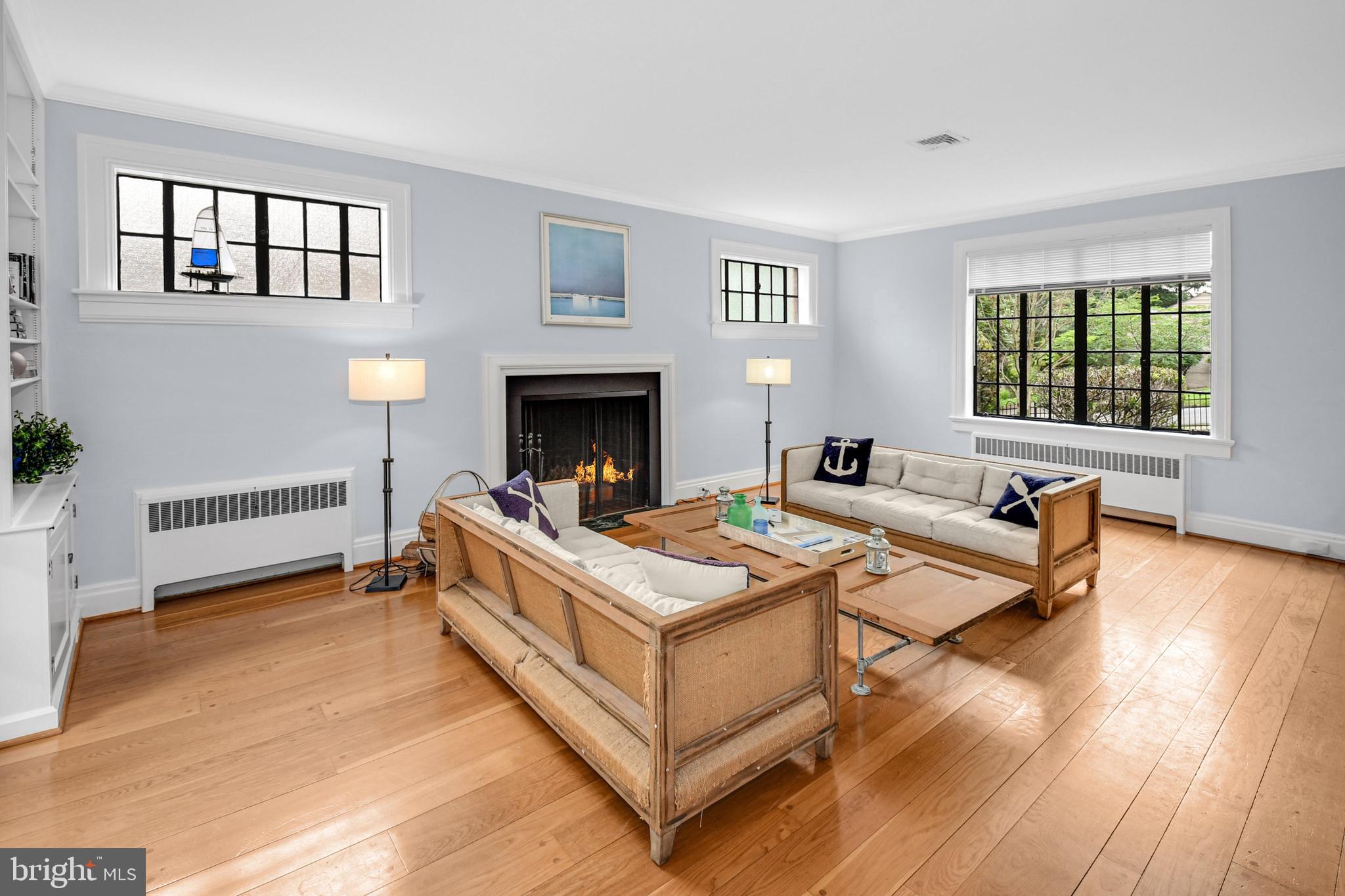 COLLEGE HILL - Residential