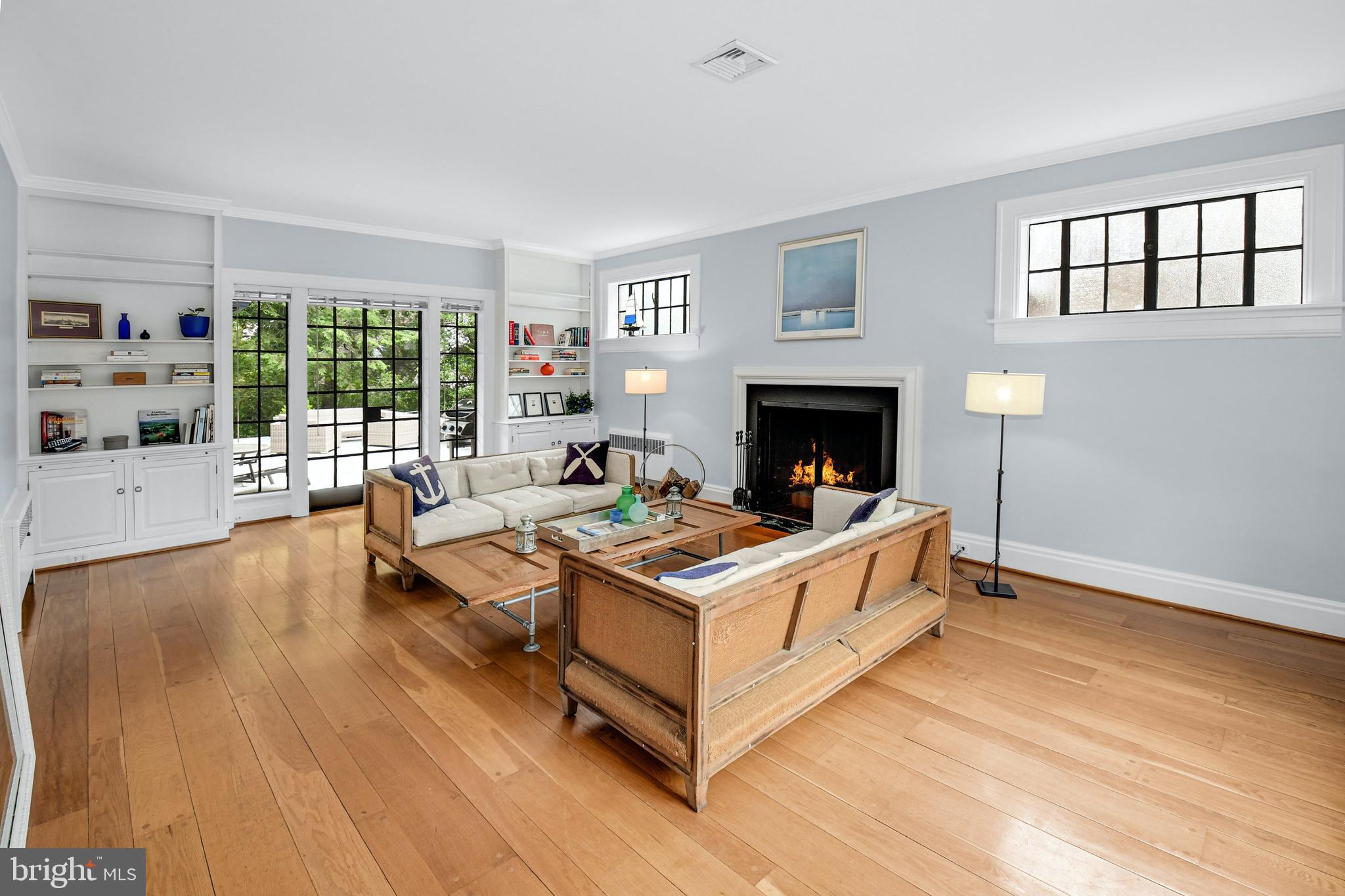 COLLEGE HILL - Residential