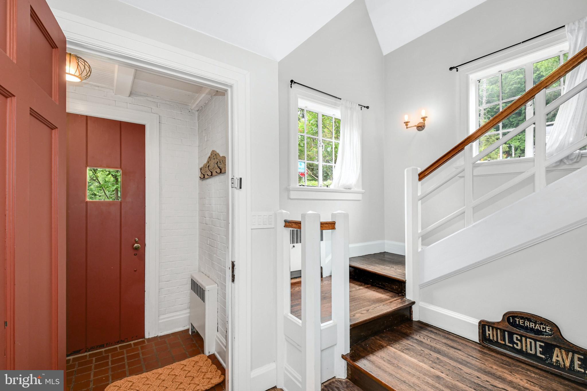 COLLEGE HILL - Residential