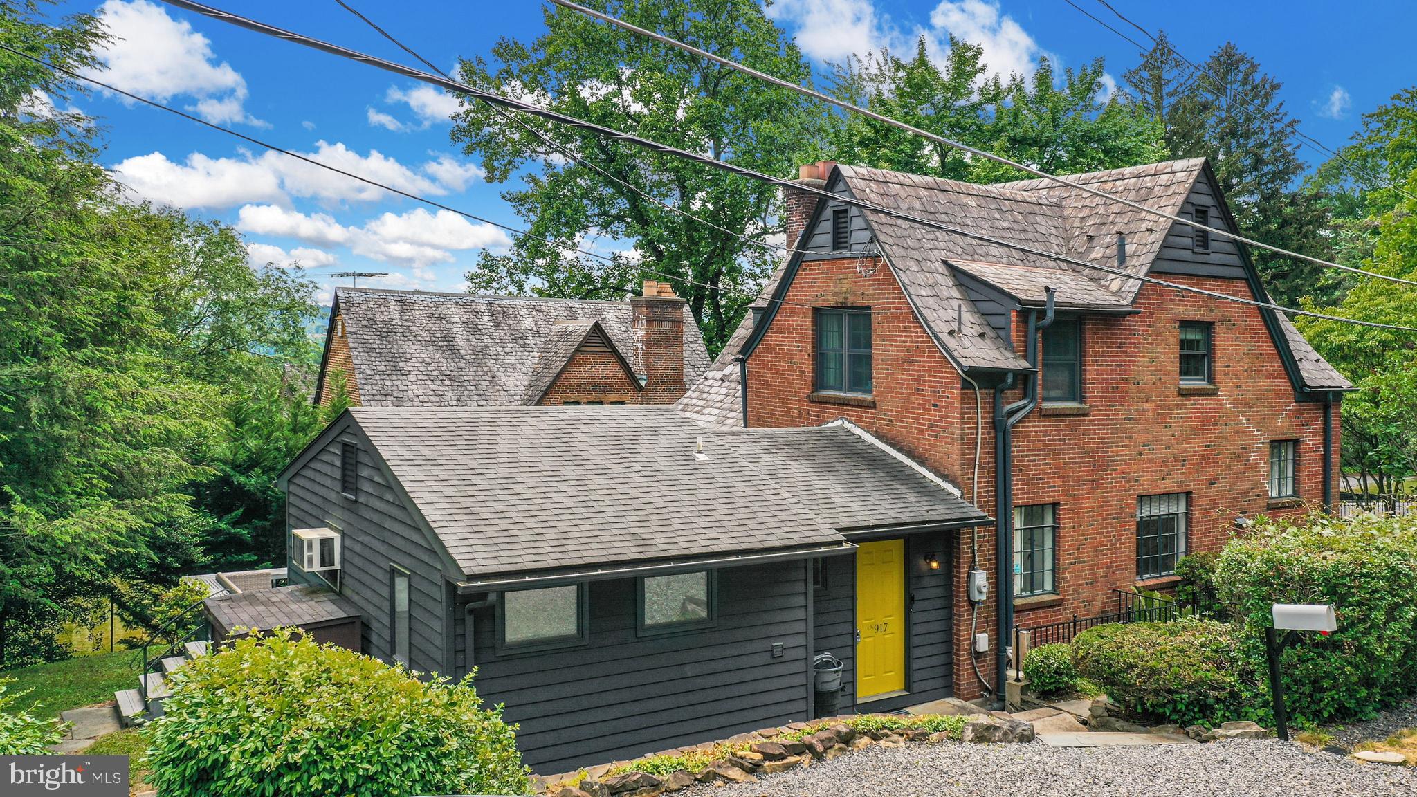 COLLEGE HILL - Residential