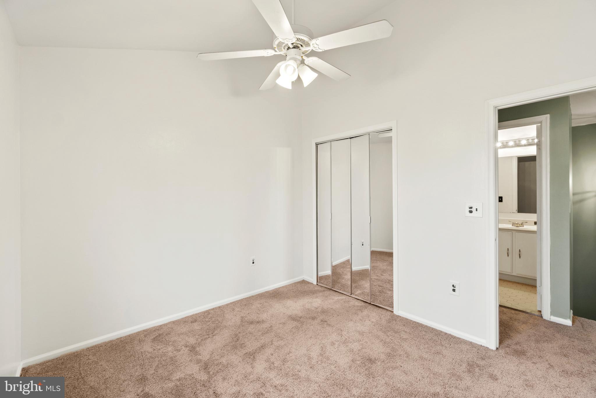 COUNTRYSIDE - Residential