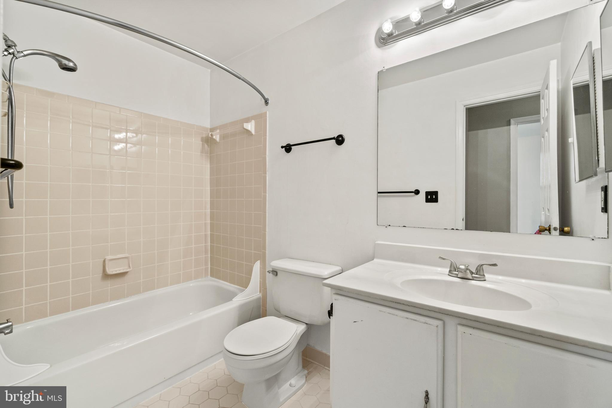 COUNTRYSIDE - Residential