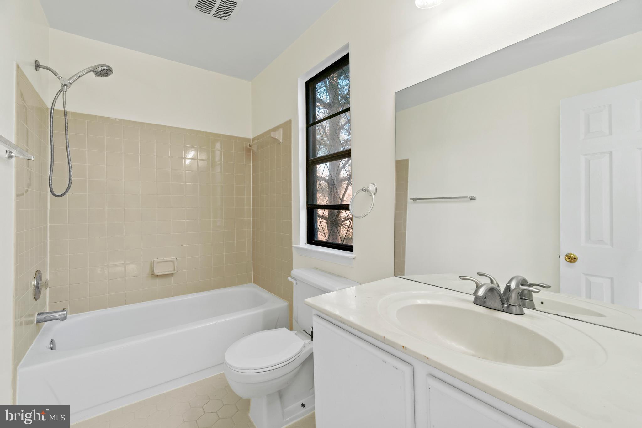 COUNTRYSIDE - Residential