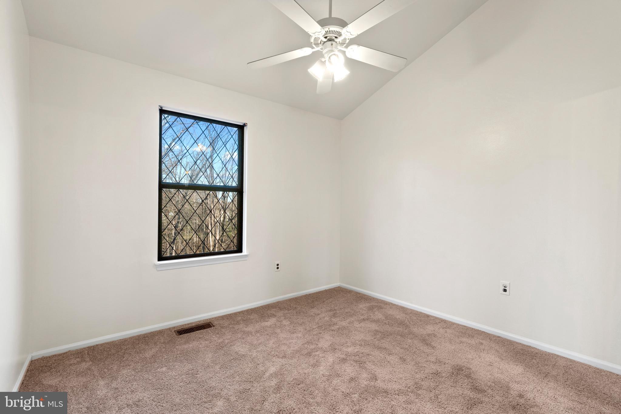 COUNTRYSIDE - Residential