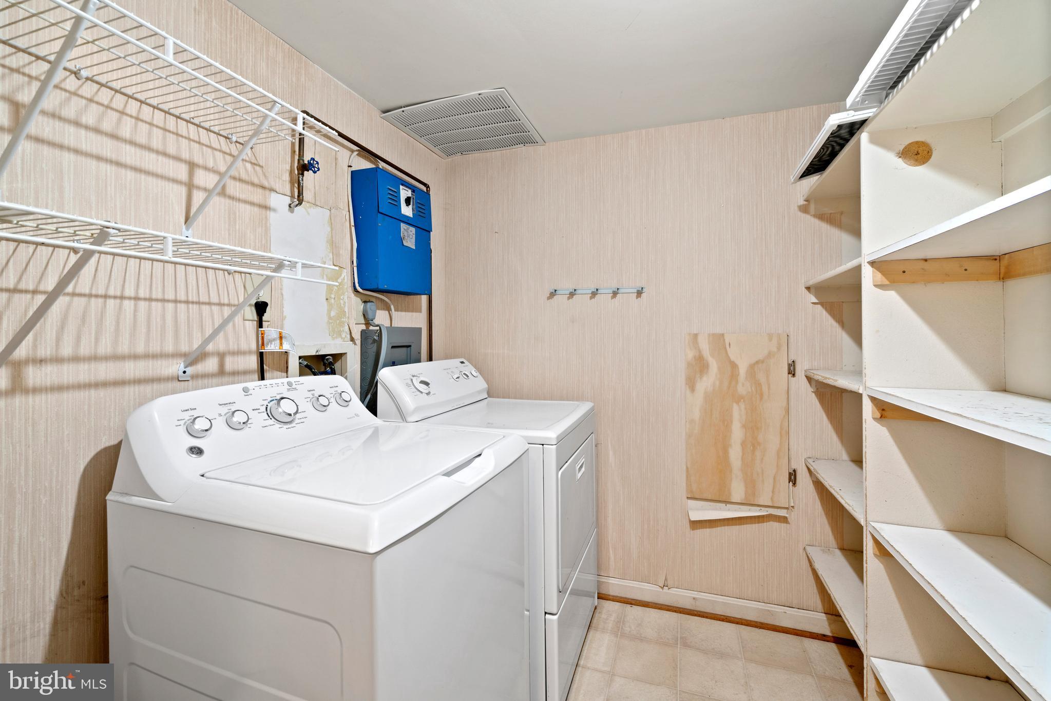 COUNTRYSIDE - Residential