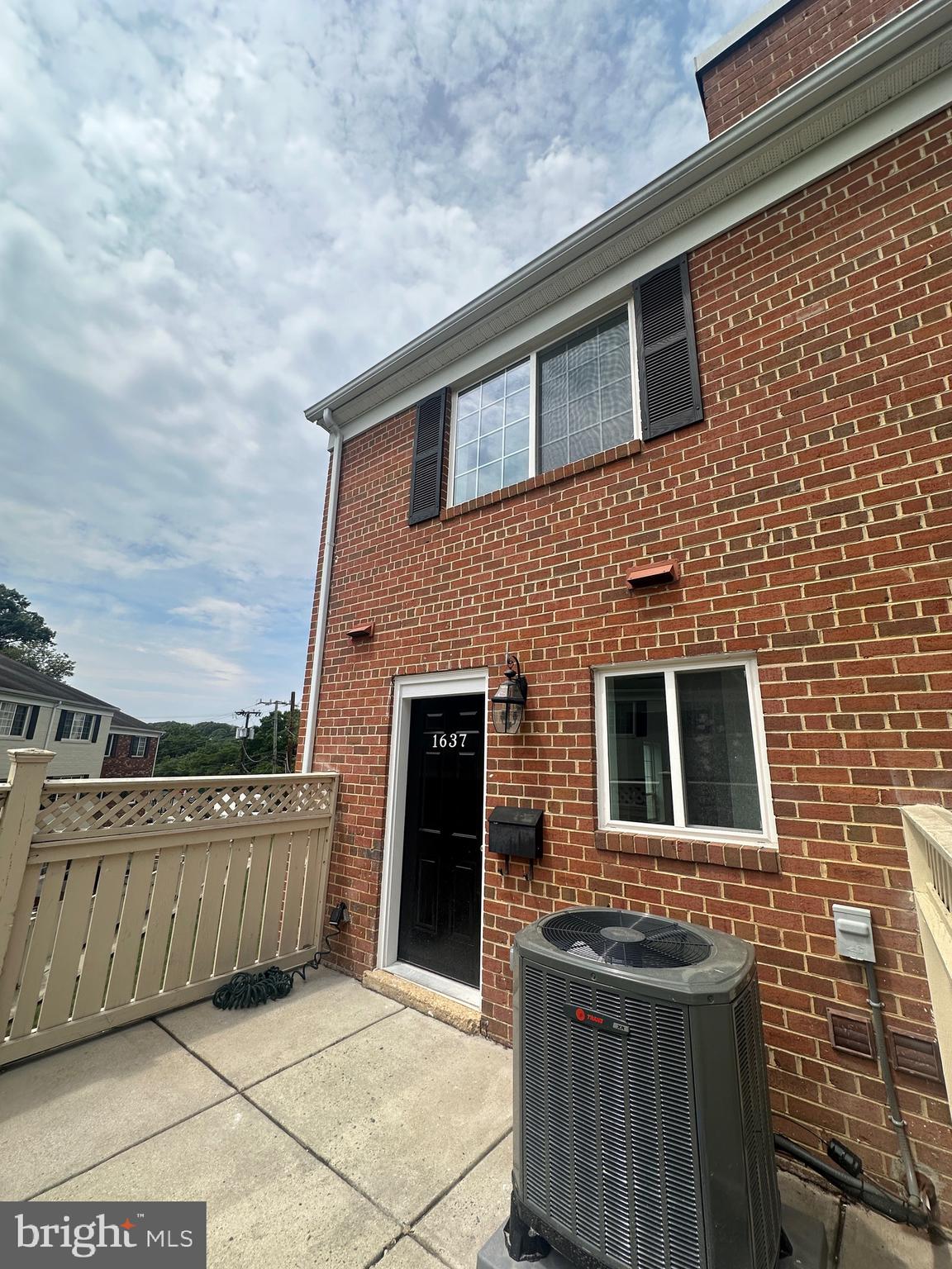 PARKSIDE AT ALEXANDRIA - Residential Lease