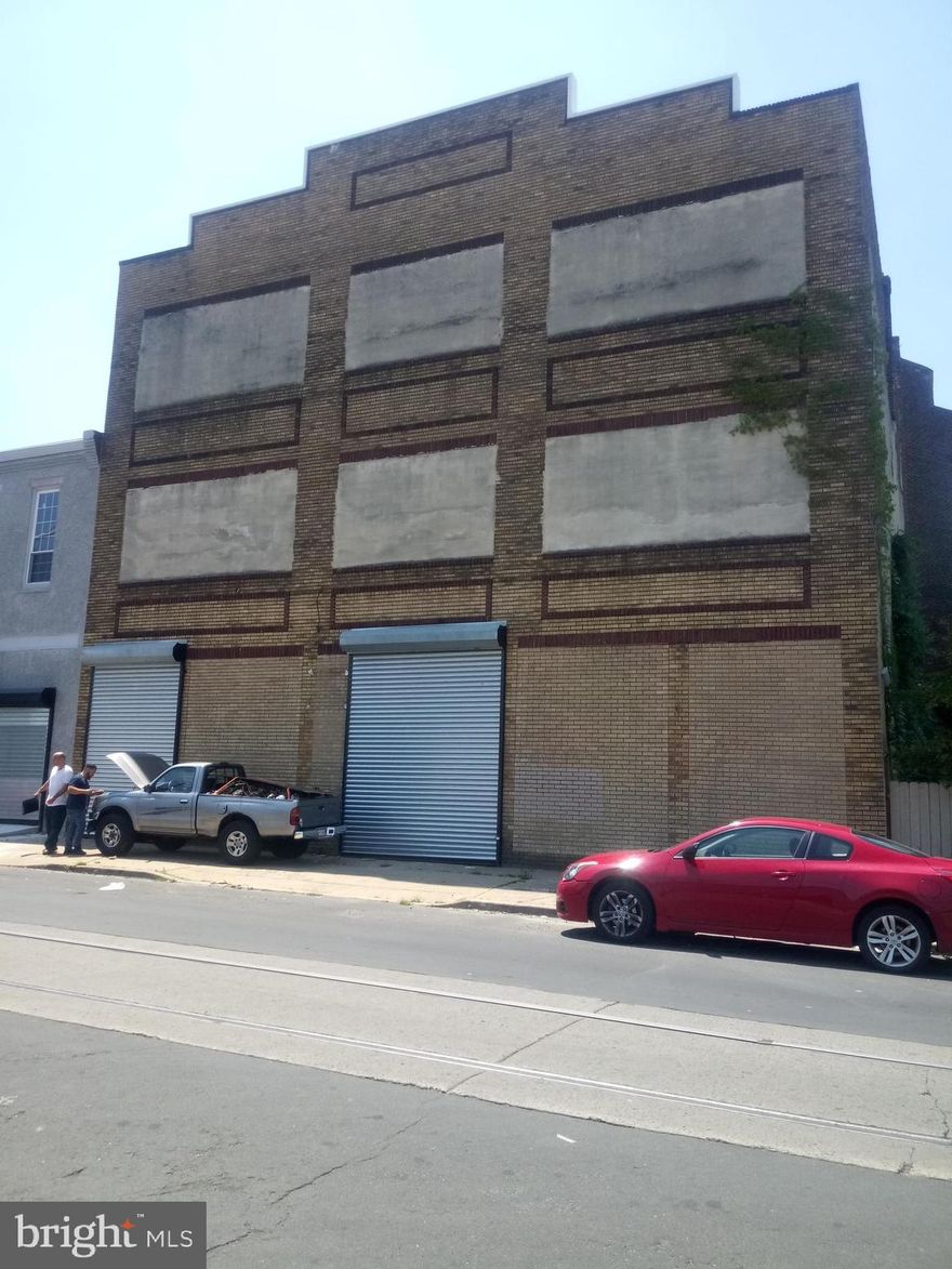 Very Large Warehouse, 15,390 SQft of Space.Investors, Developers - Many Possibilities , School- Daycare- Apartments...List goes on!