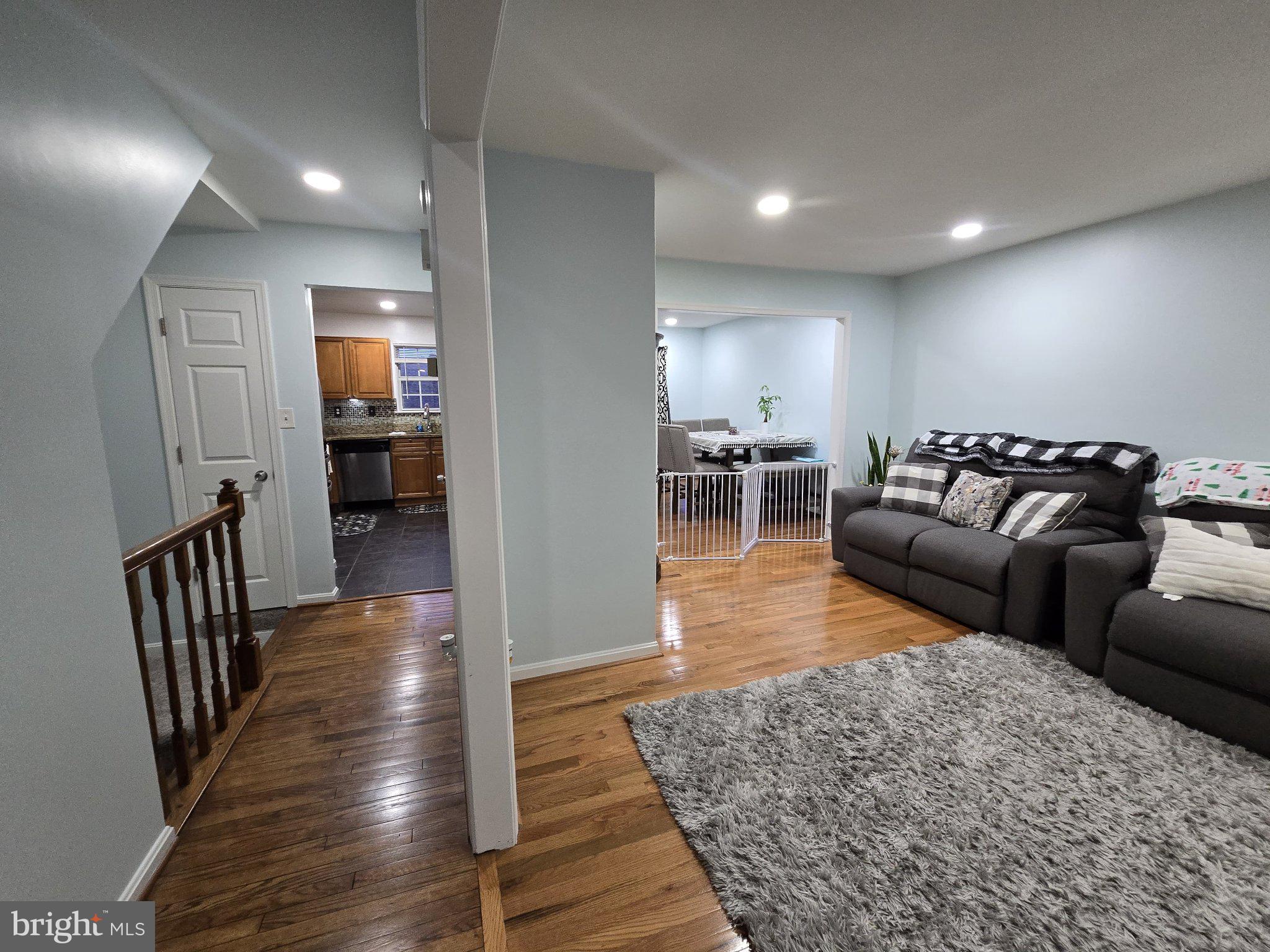 14 TALL OAKS COURT