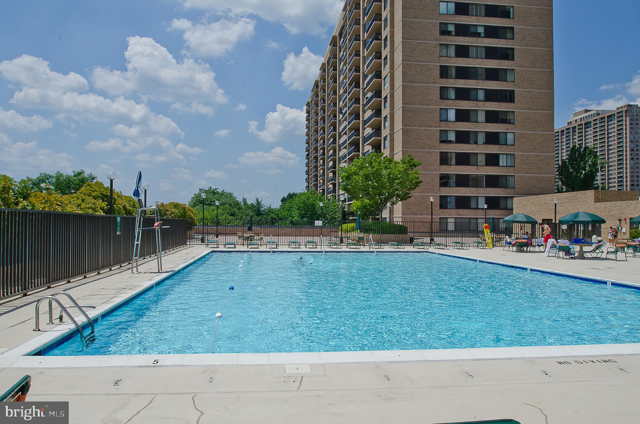 SKYLINE HOUSE - Residential