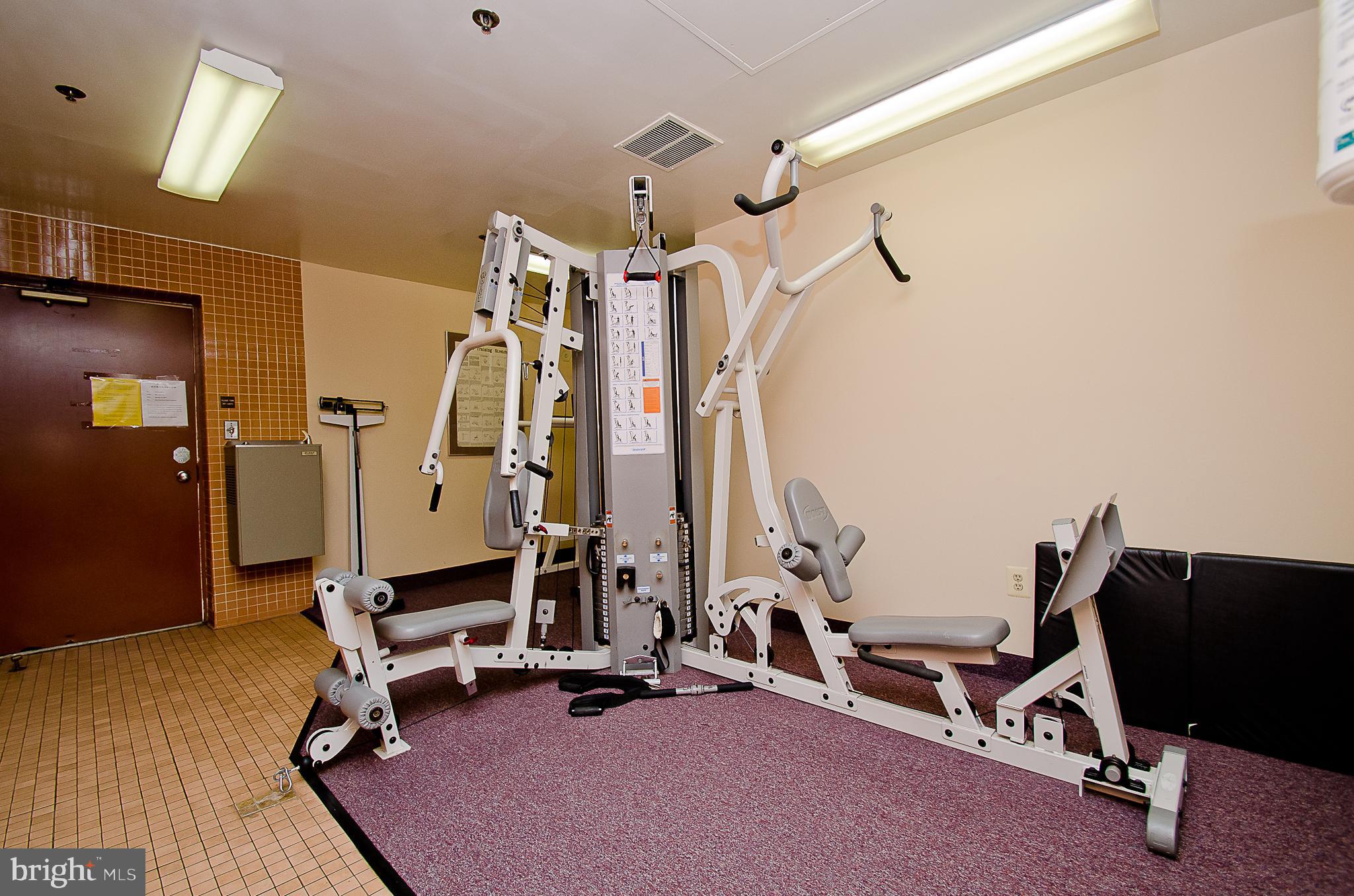 SKYLINE HOUSE - Residential