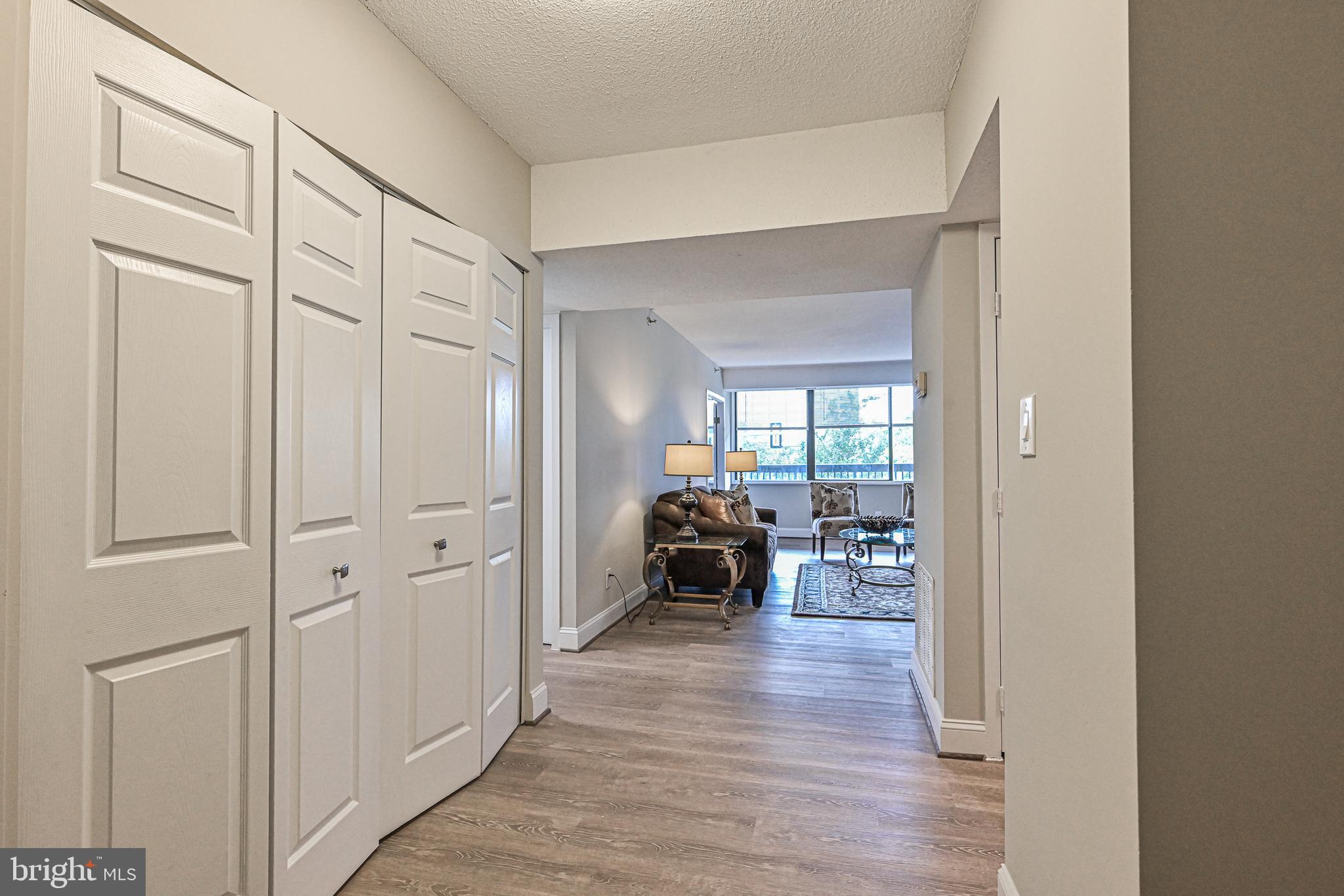 SKYLINE HOUSE - Residential