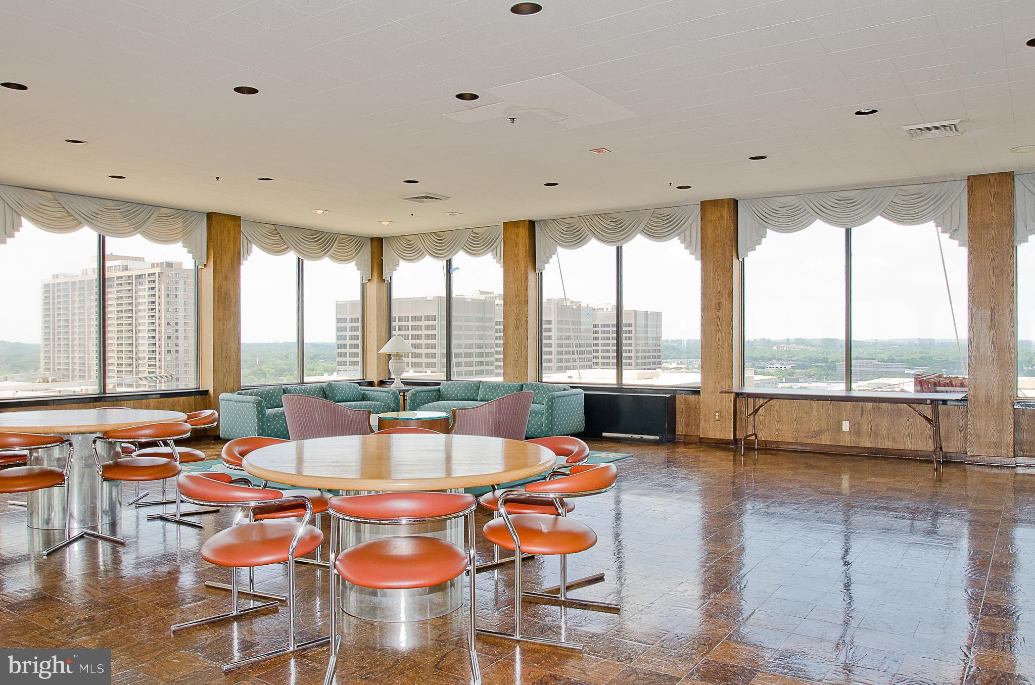 SKYLINE HOUSE - Residential