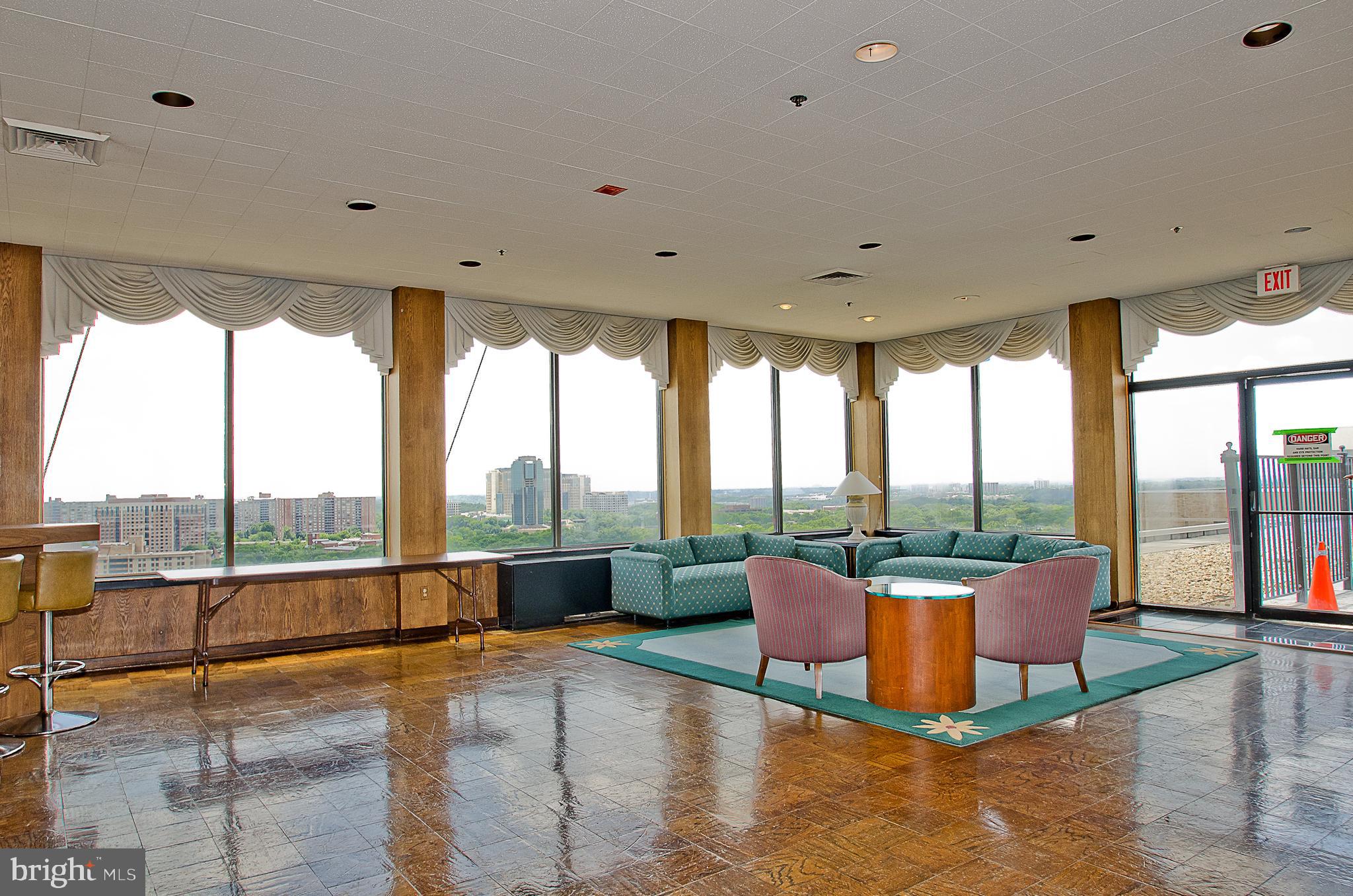 SKYLINE HOUSE - Residential