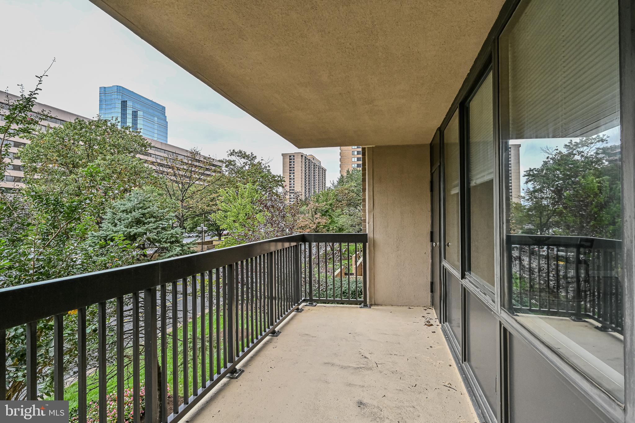 SKYLINE HOUSE - Residential