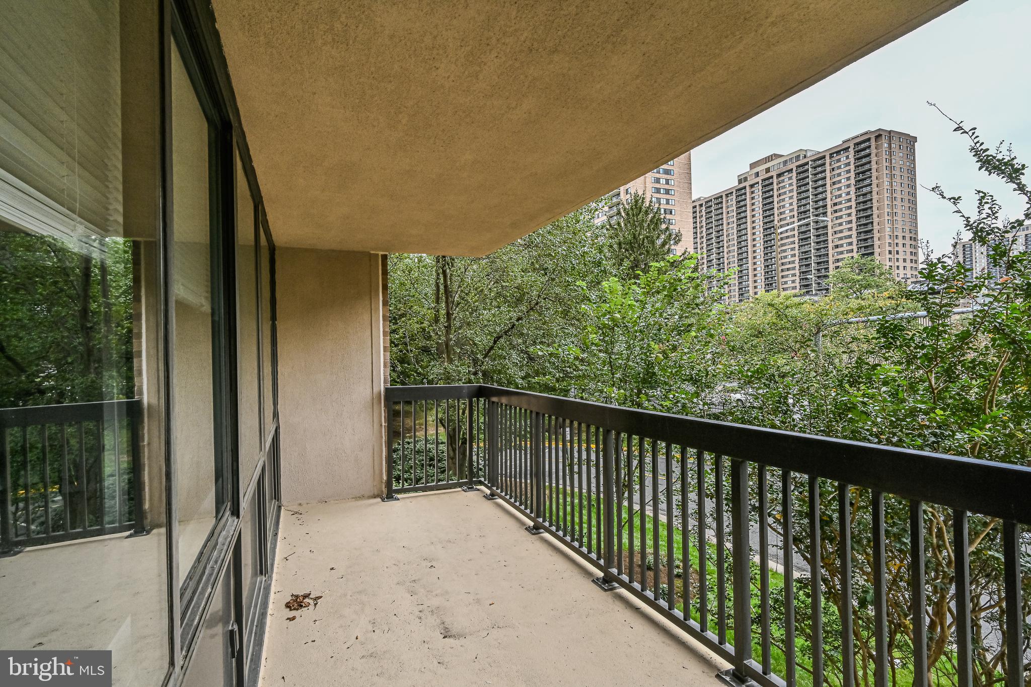 SKYLINE HOUSE - Residential