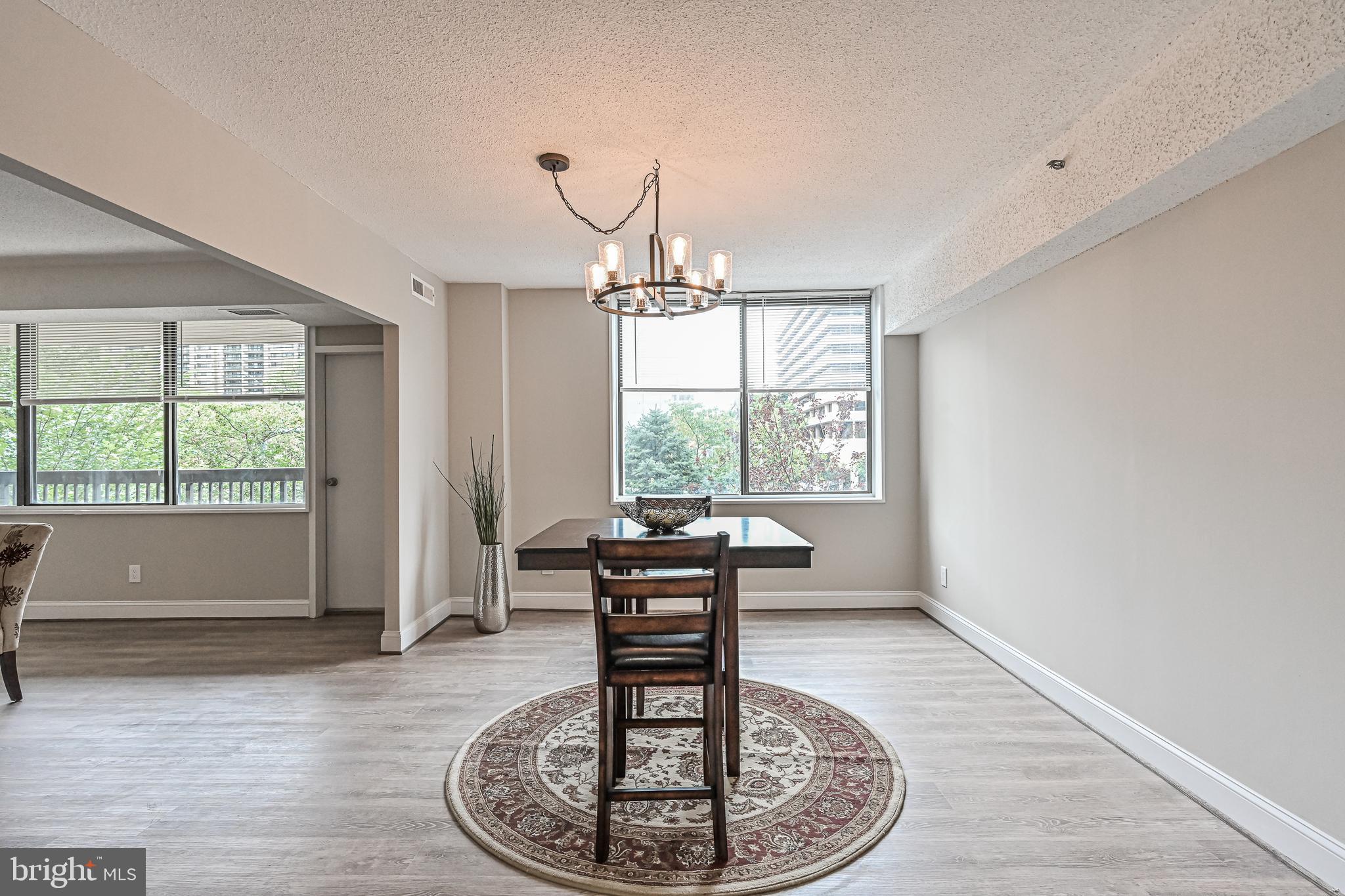 SKYLINE HOUSE - Residential