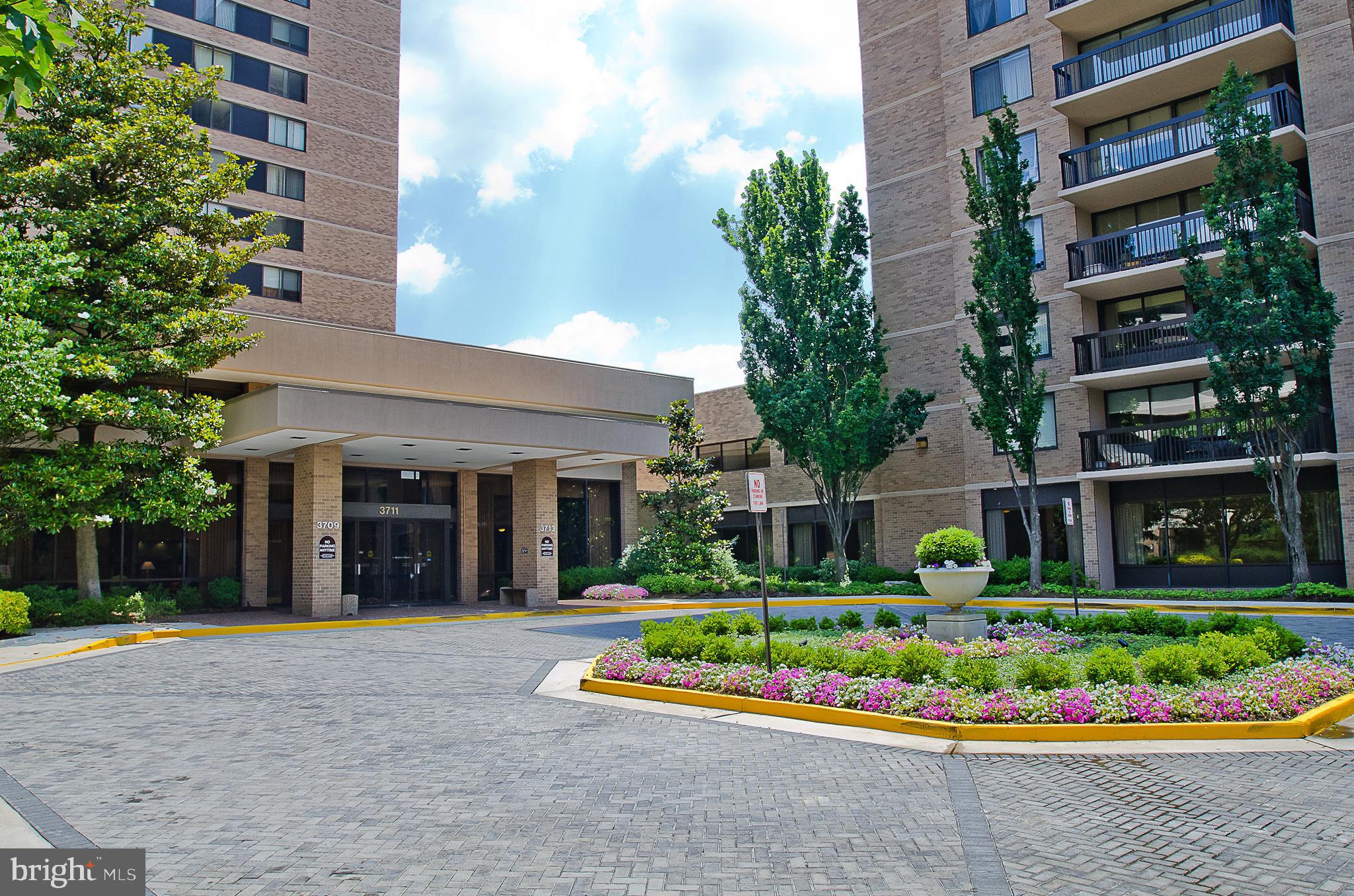 SKYLINE HOUSE - Residential