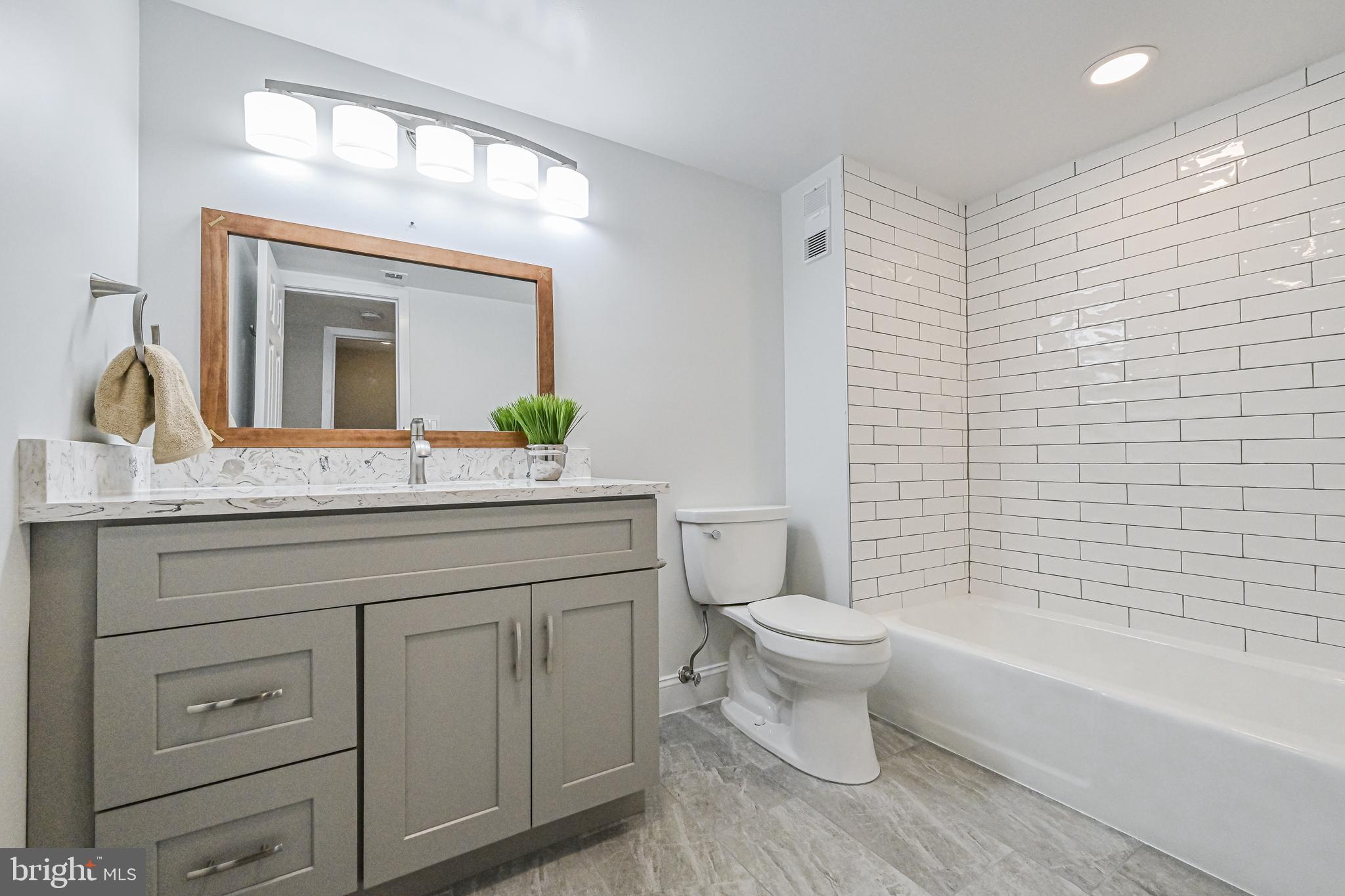 SKYLINE HOUSE - Residential