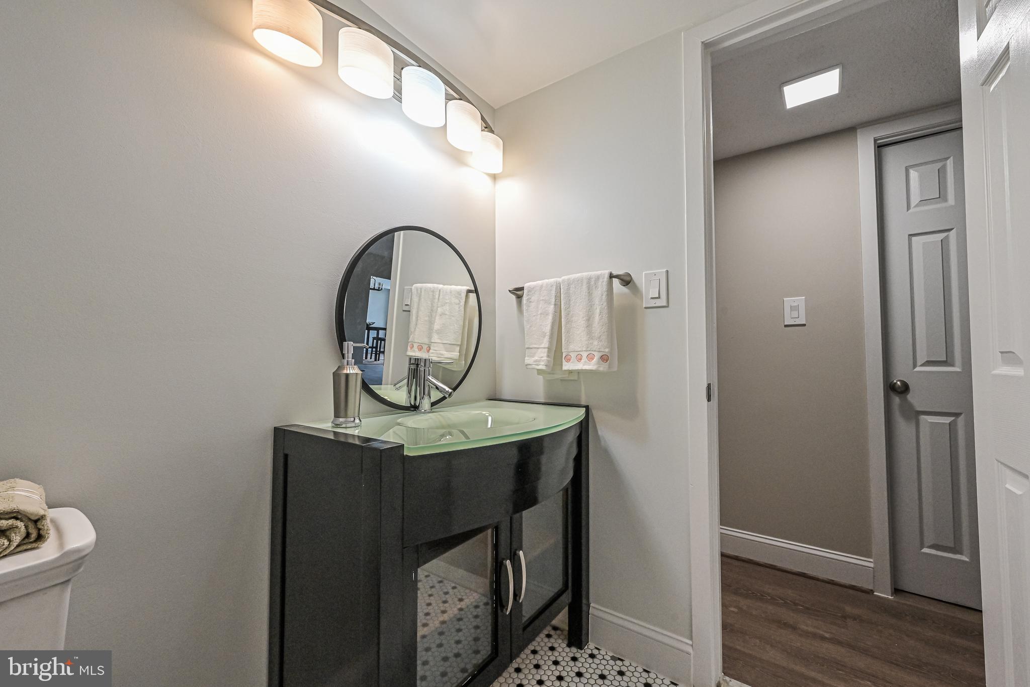 SKYLINE HOUSE - Residential