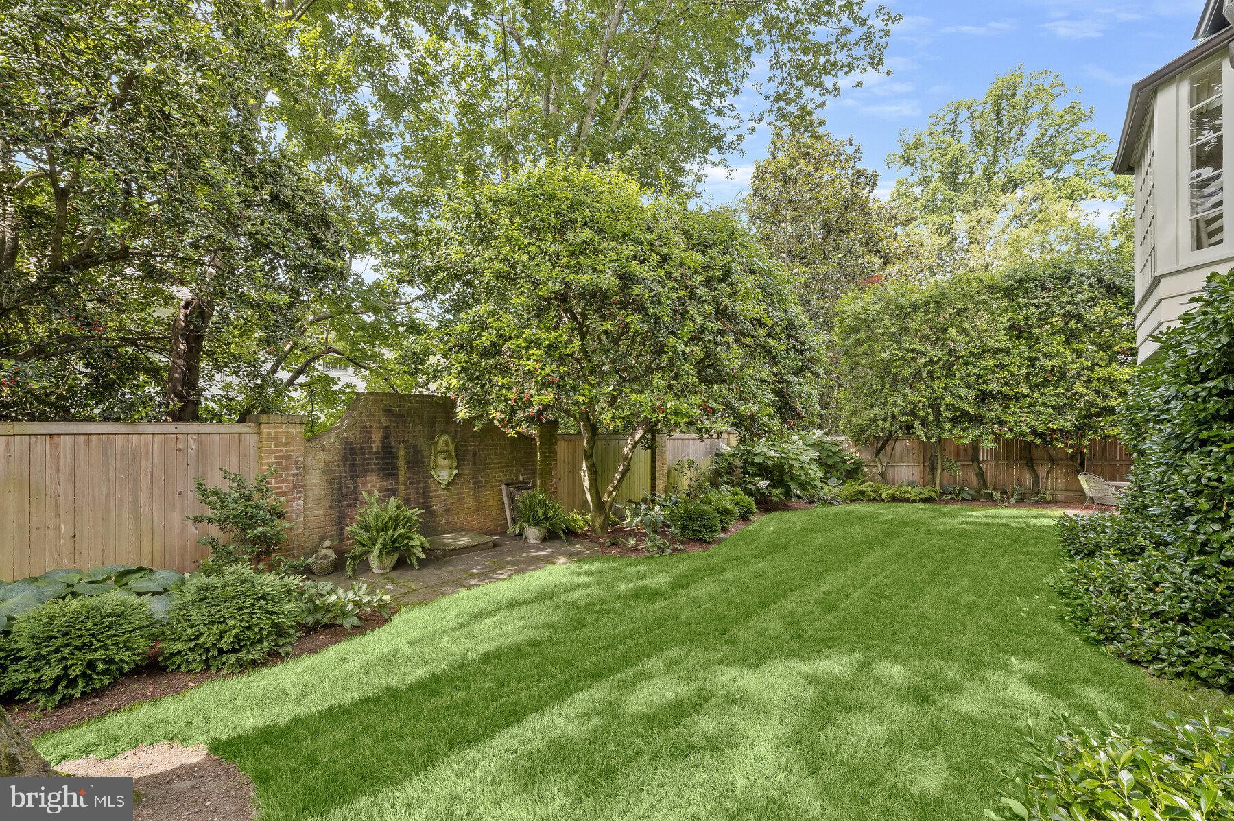 WESTMORELAND HILLS - Residential