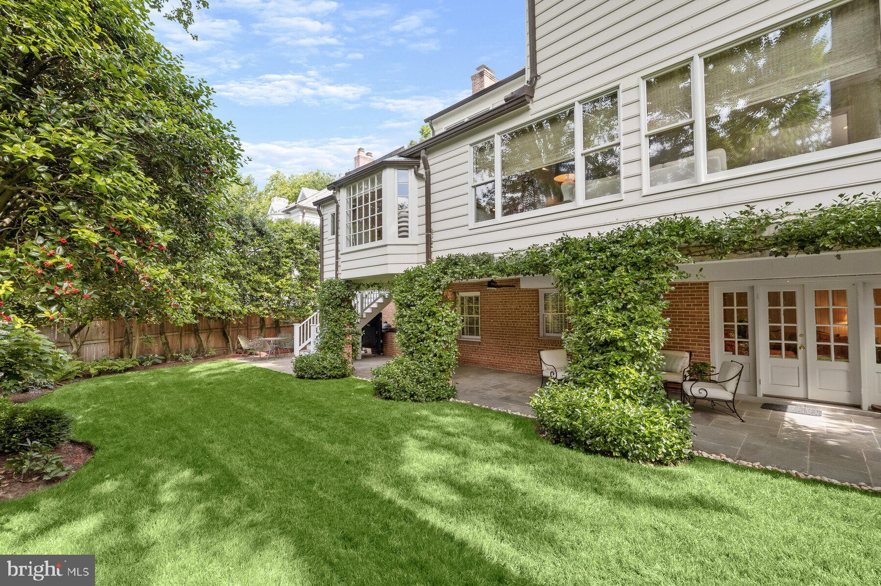 WESTMORELAND HILLS - Residential