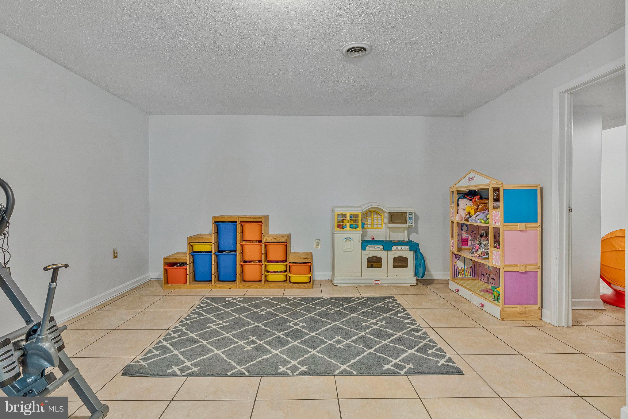 SCATTERED PINE - Residential