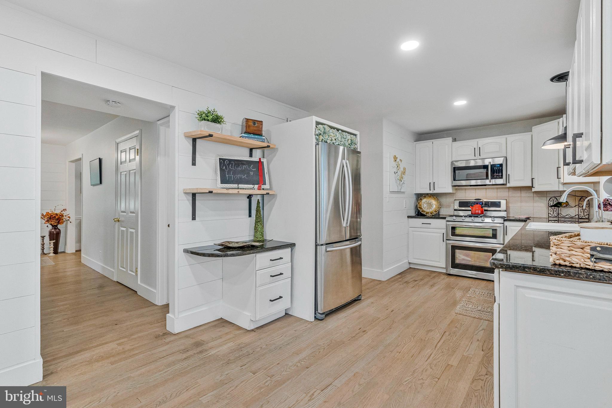 6285 SNOWFOX LANE