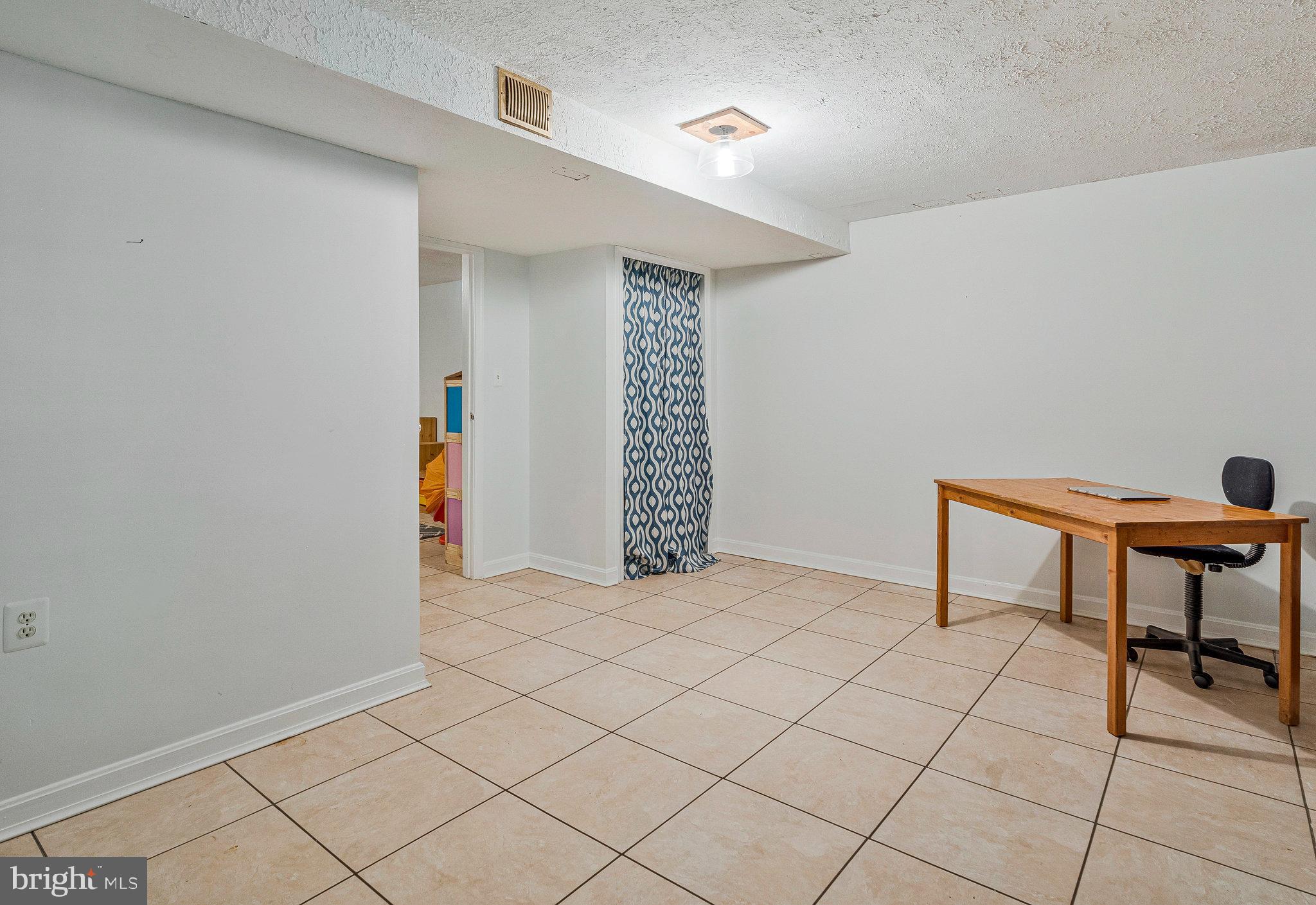 SCATTERED PINE - Residential