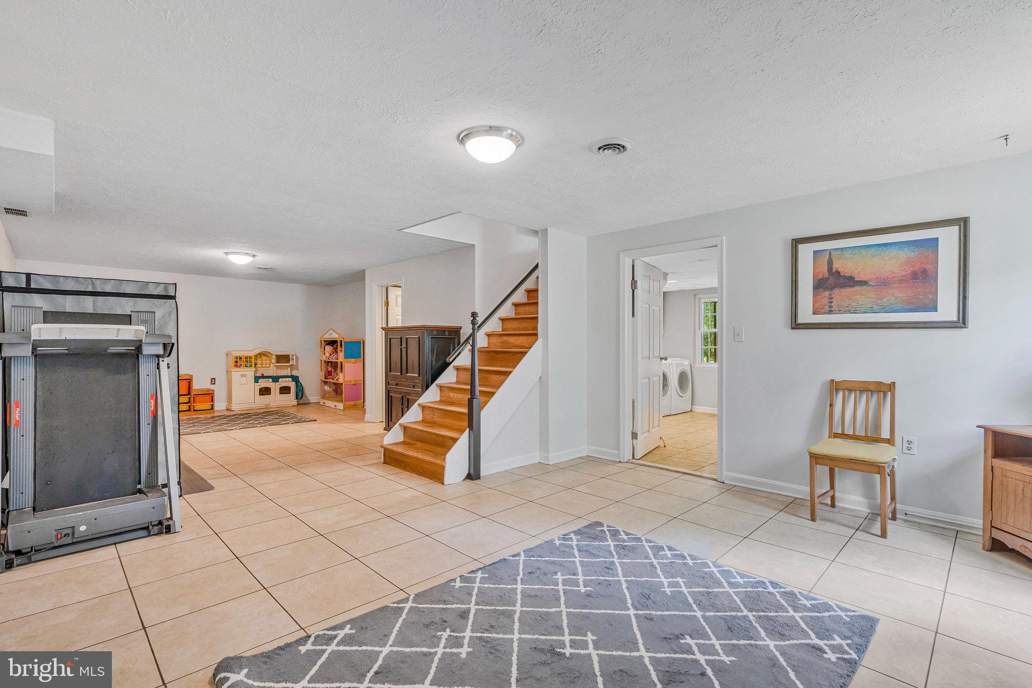 SCATTERED PINE - Residential