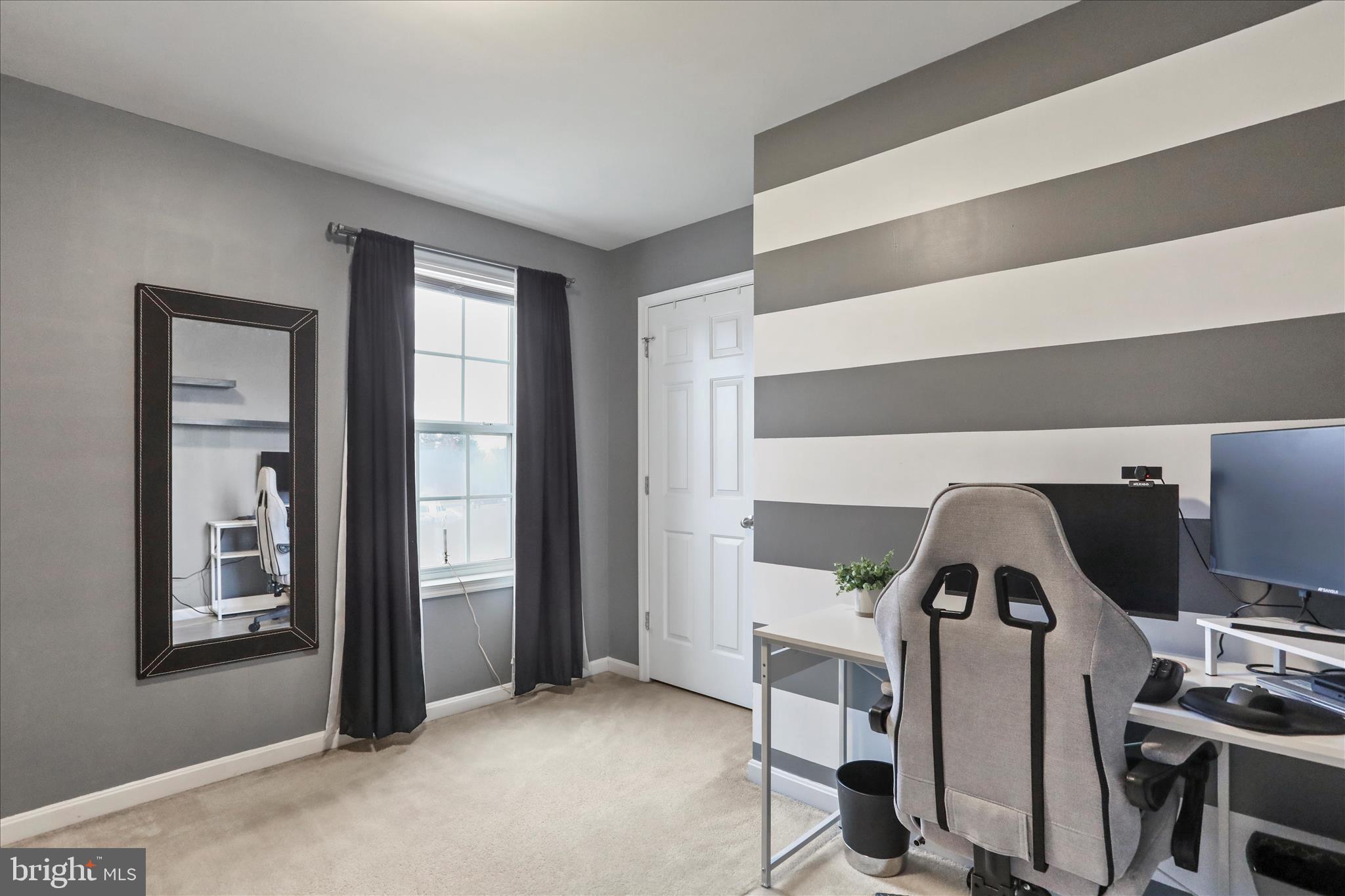 MOUNTAIN VIEW - Residential