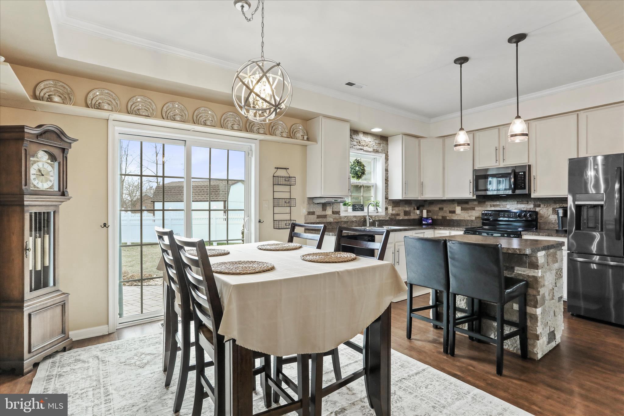 MOUNTAIN VIEW - Residential