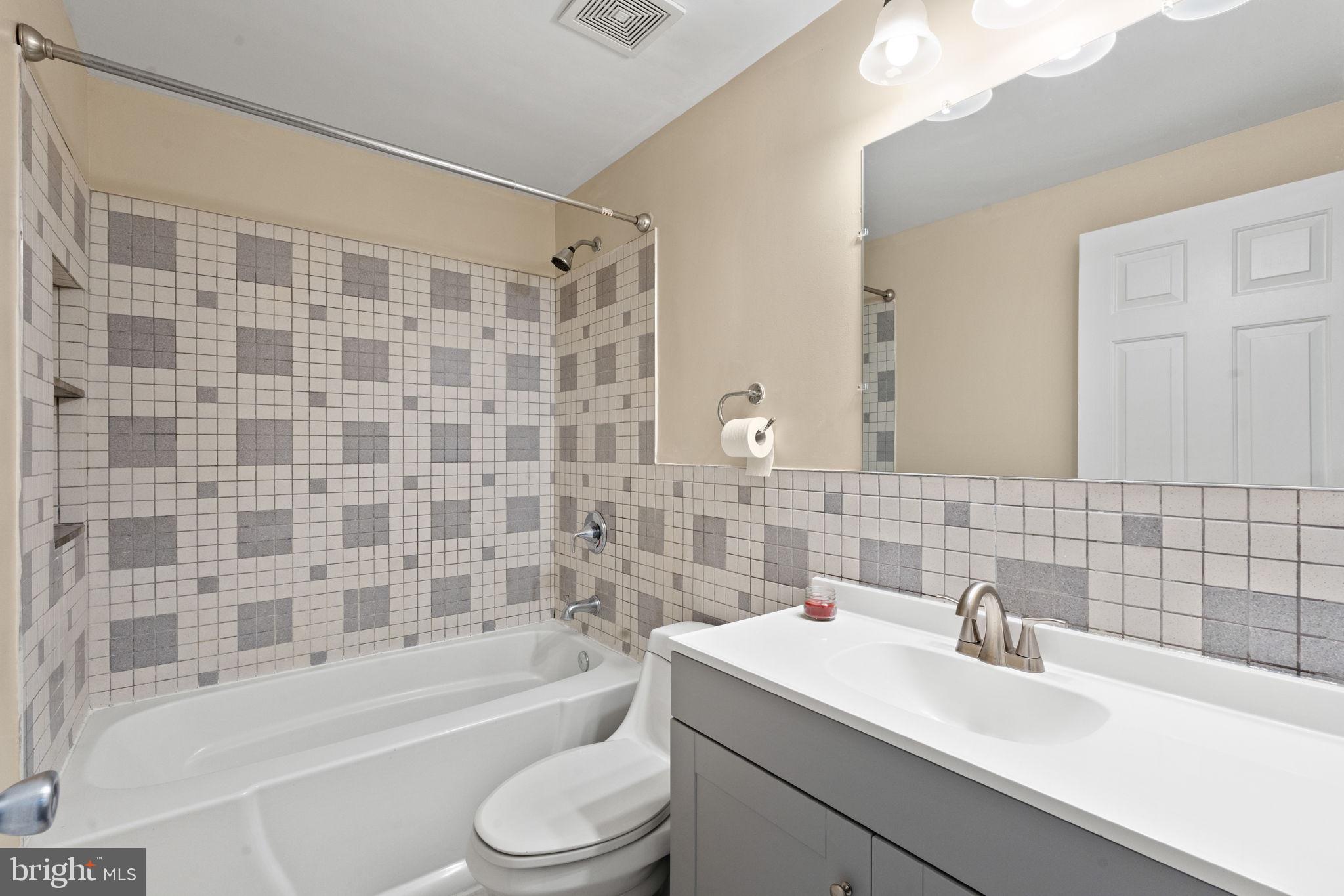 DAMASCUS VALLEY PARK - Residential Lease