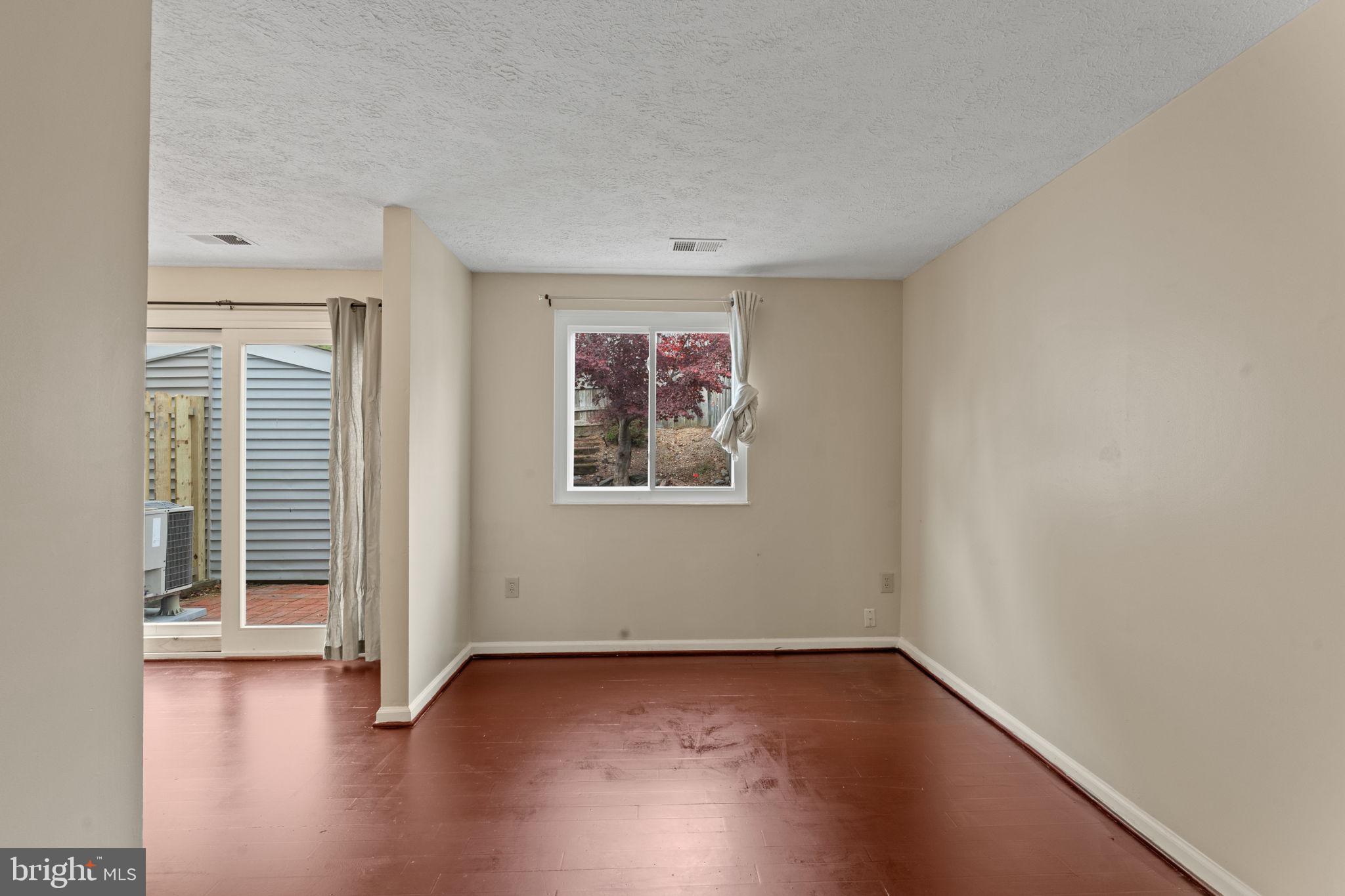 DAMASCUS VALLEY PARK - Residential Lease