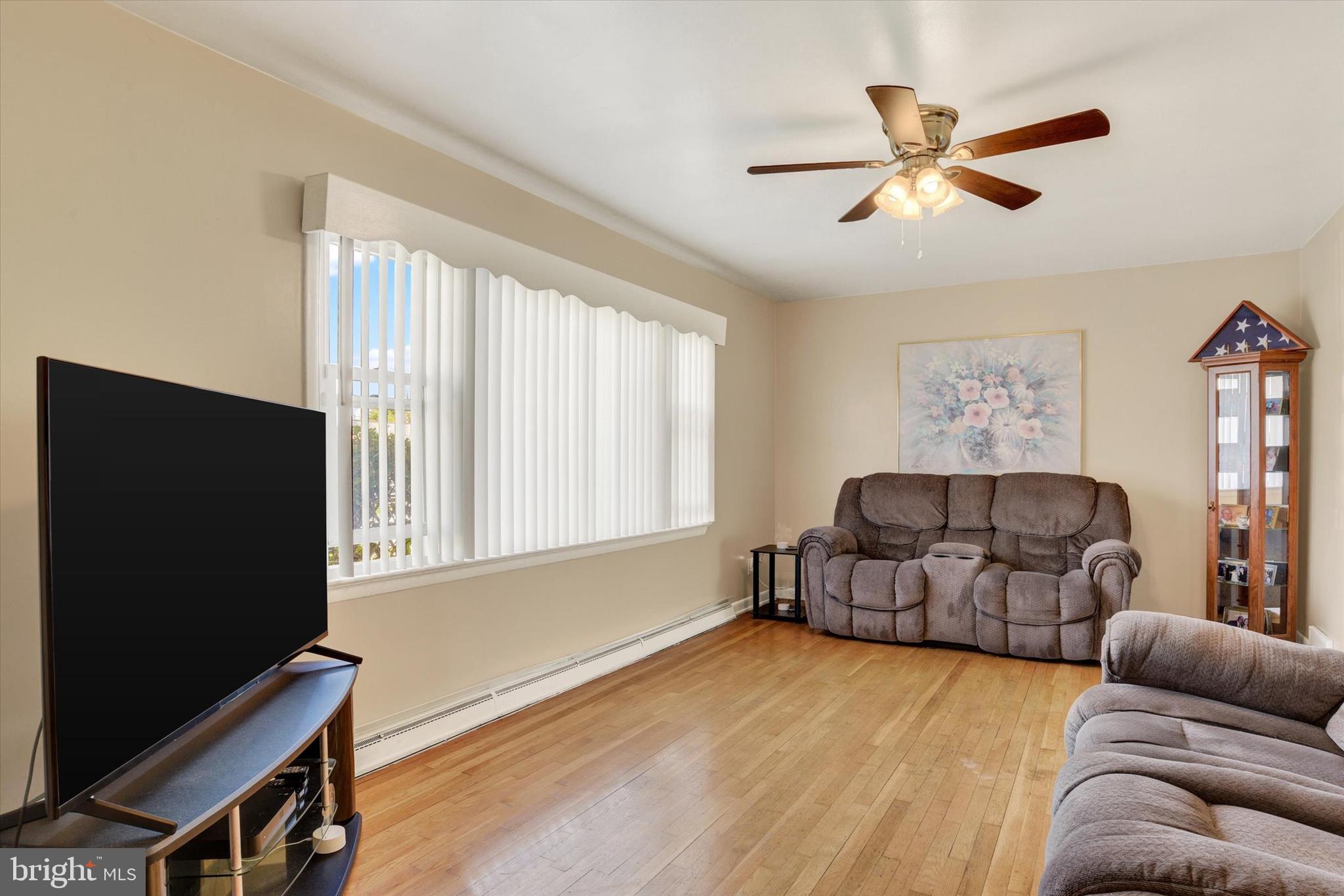 COUNTRY CLUB PARK - Residential