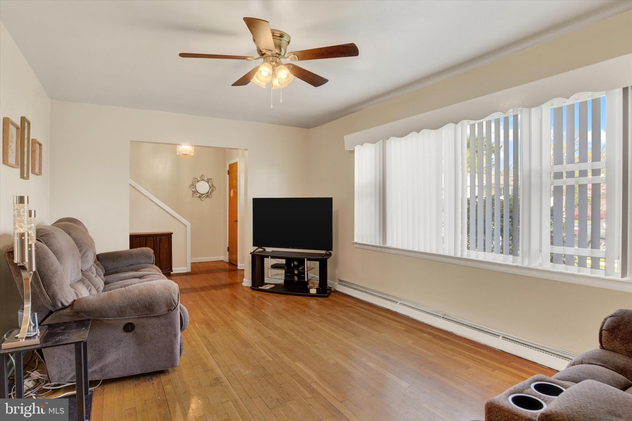 COUNTRY CLUB PARK - Residential