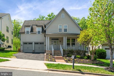 Photo of 17136 Gullwing Drive, DUMFRIES, VA 22026 (MLS # VAPW2112390)