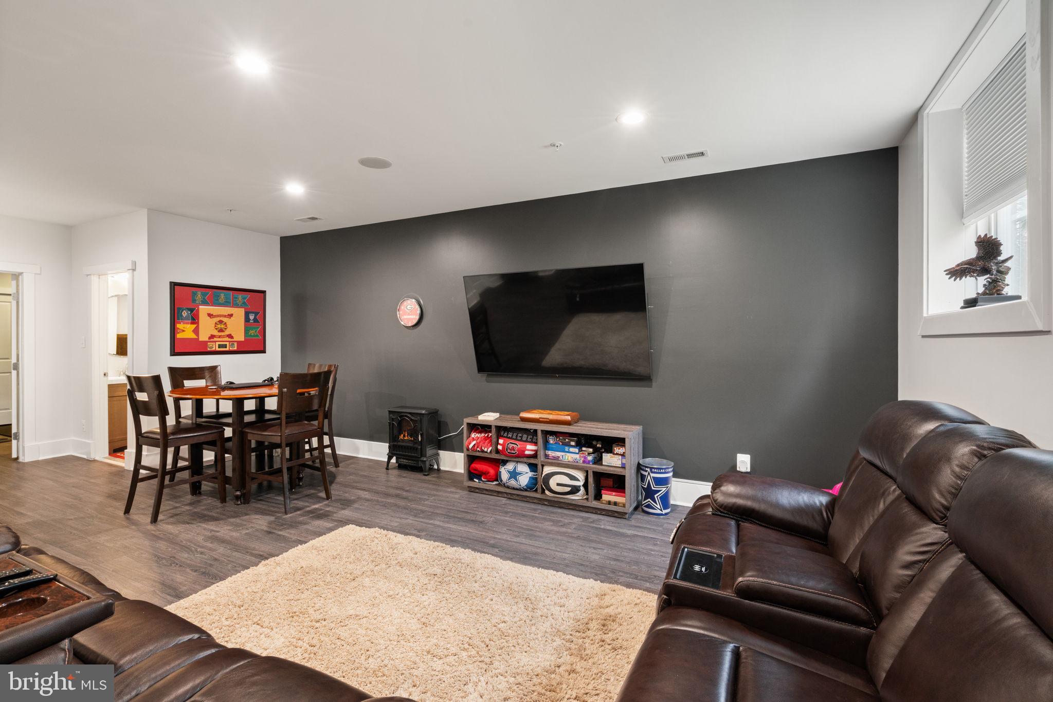 POTOMAC SHORES - Residential