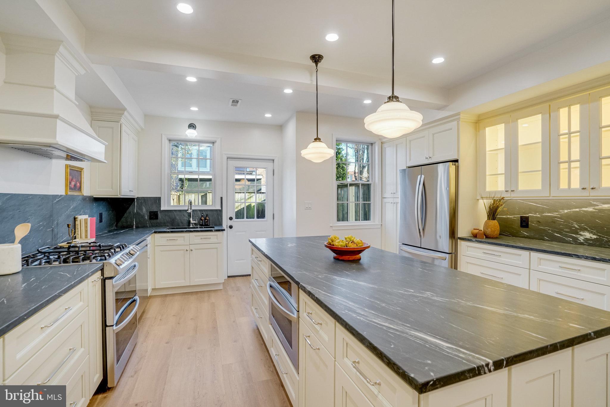 ALEXANDRIA - Residential