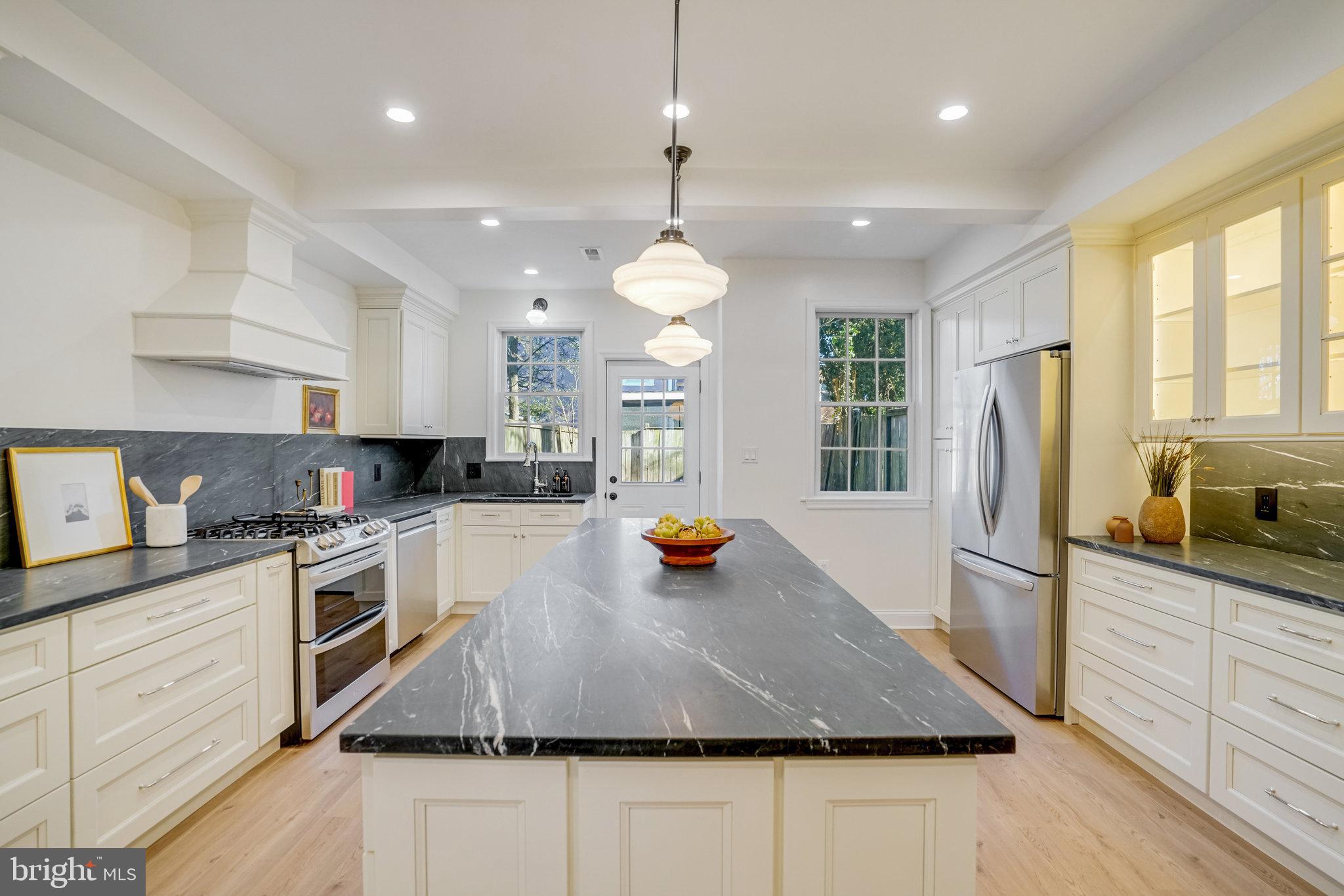 ALEXANDRIA - Residential