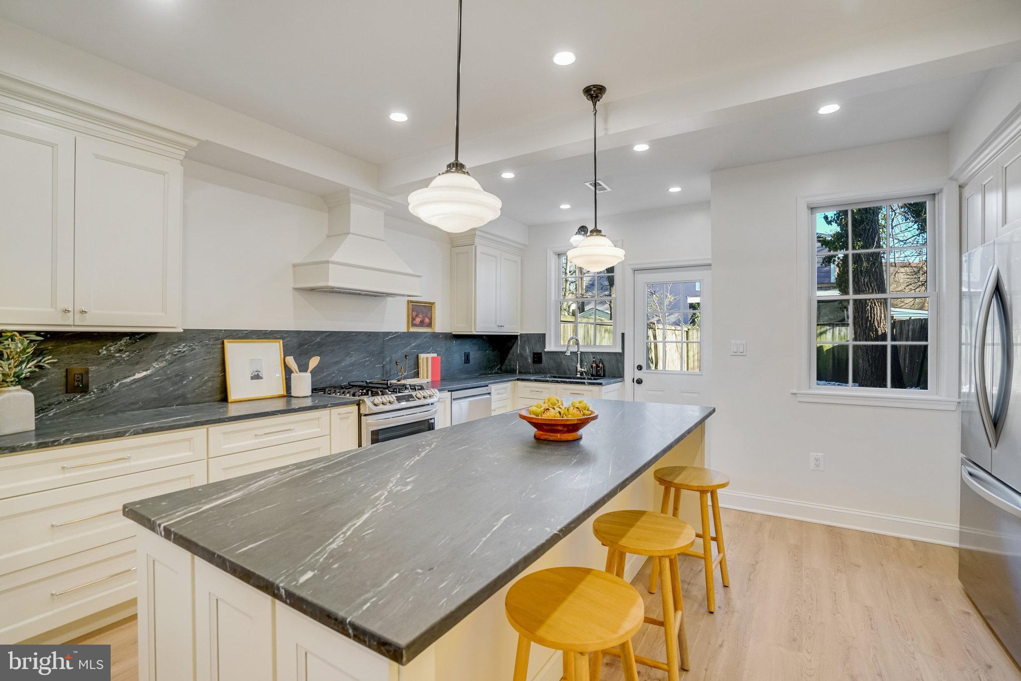 ALEXANDRIA - Residential